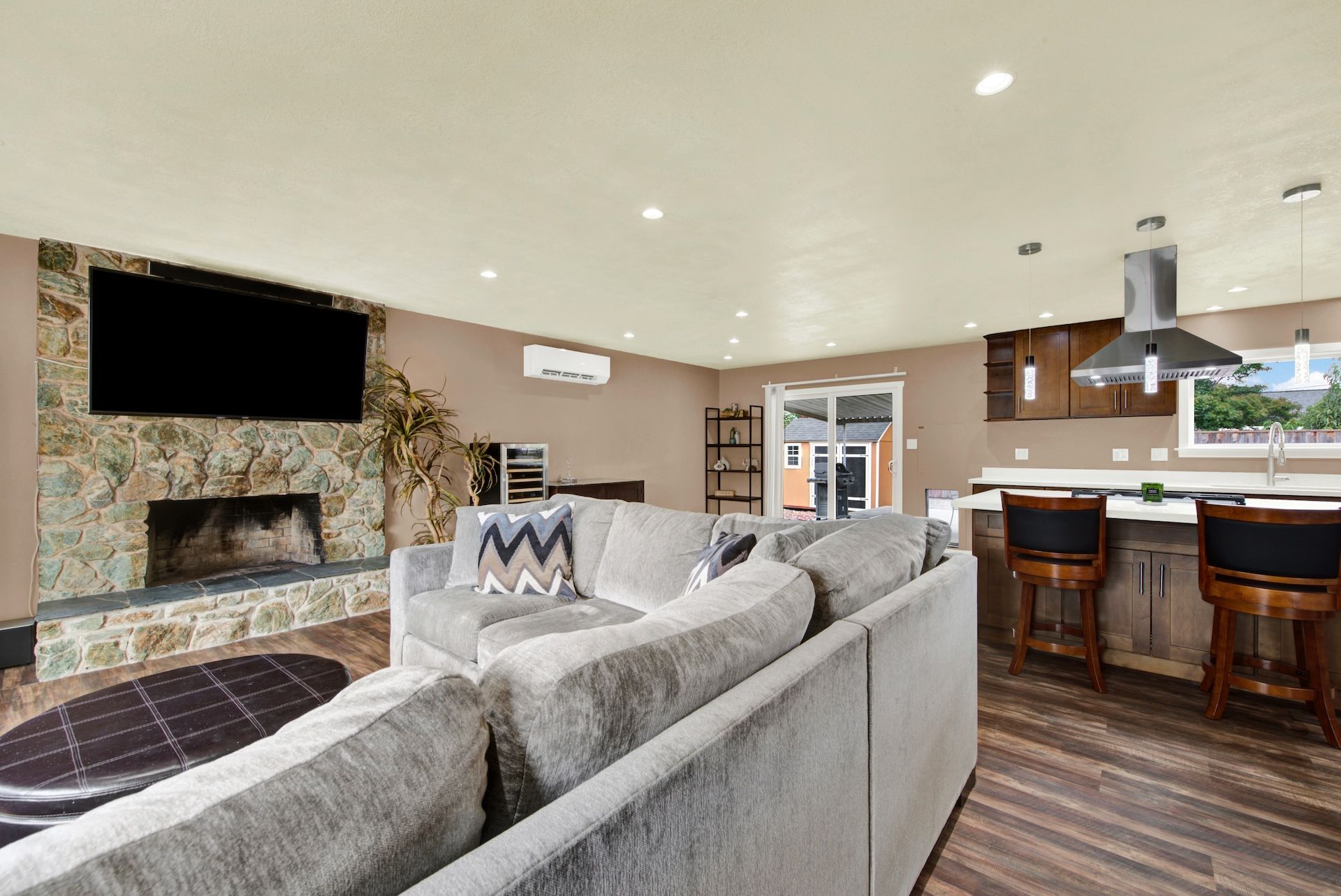  Wonderfully Updated Browns Valley Home - 物件實景