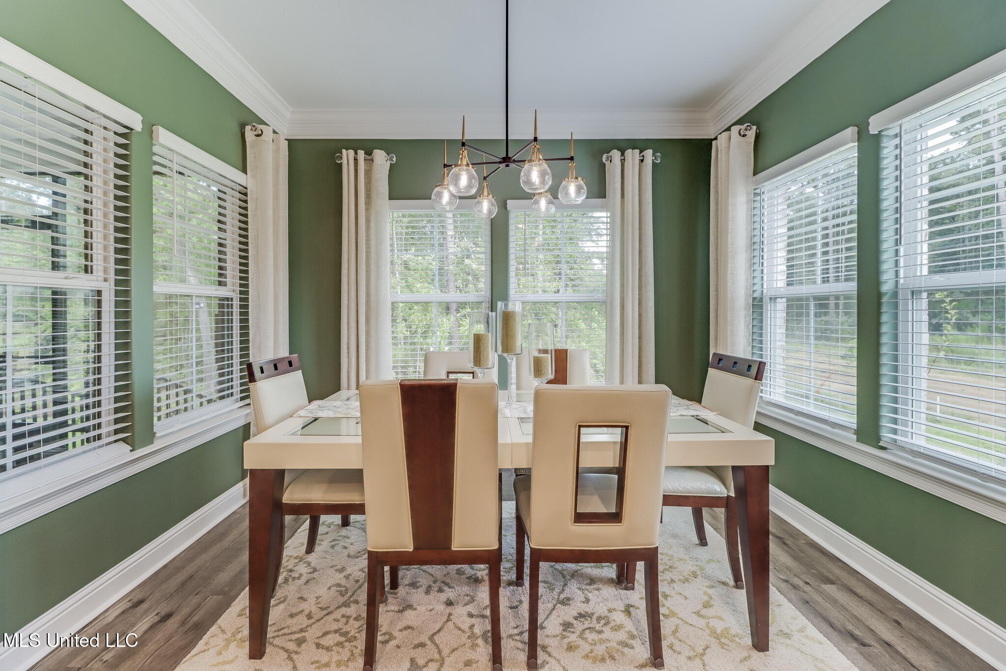 Gulfport, Mississippi, 39503, United States, 5 Bedrooms Bedrooms, ,3 BathroomsBathrooms,Residential,For Sale,1921142