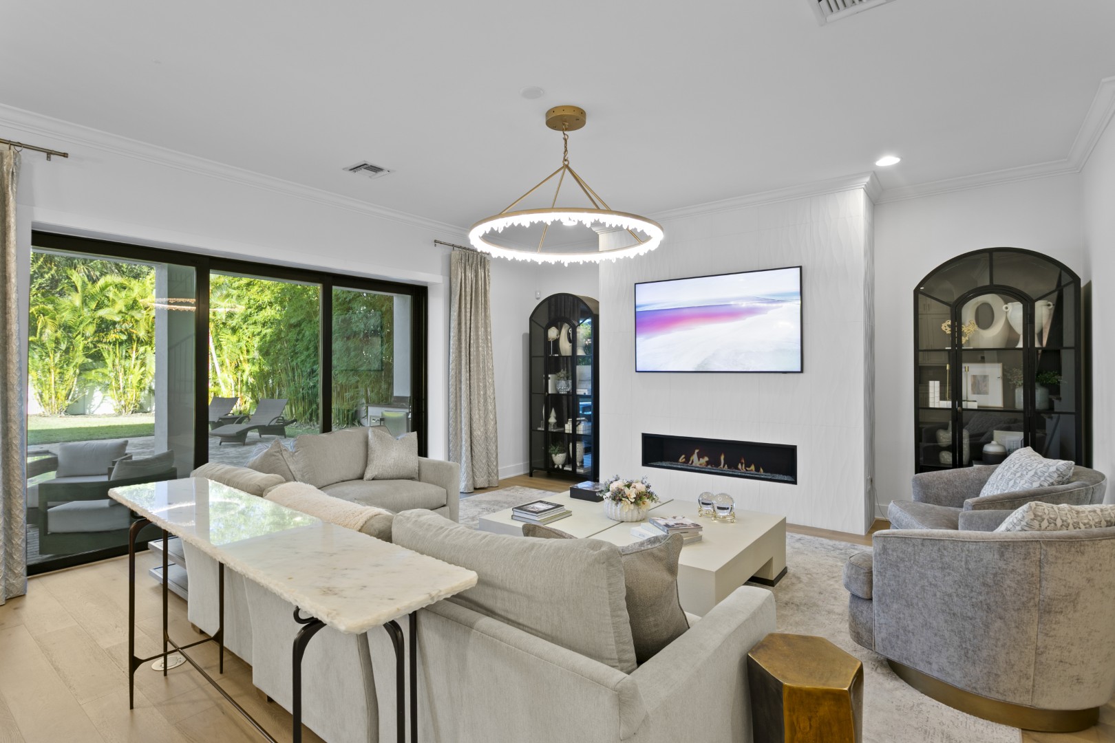 Tampa, Florida, 33609, United States, 5 Bedrooms Bedrooms, ,5 BathroomsBathrooms,Residential,For Sale,2008551