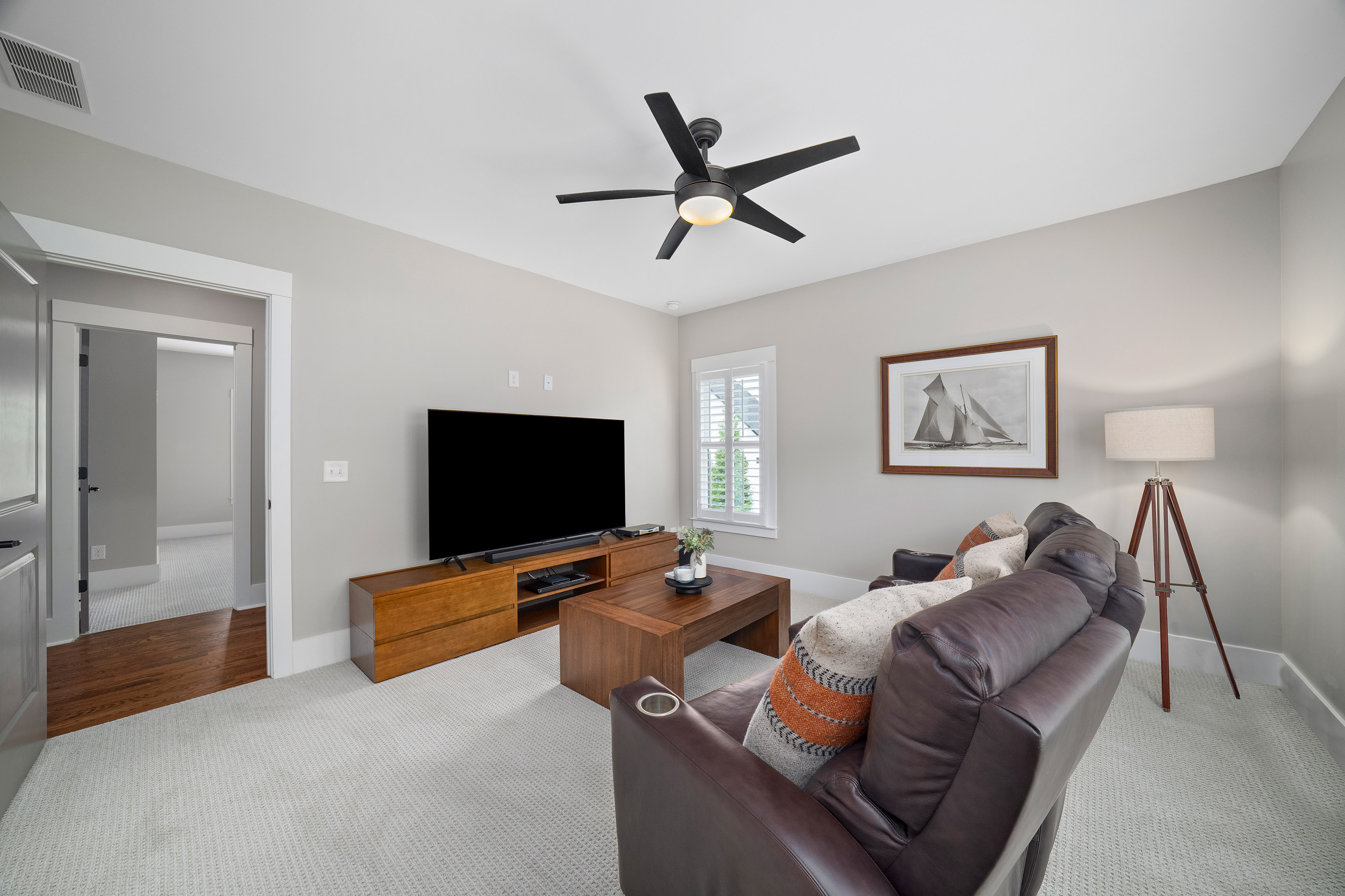  Stunning Modern Farmhouse with Luxury Finishes, Unbeatable Location, and No HOA - 物件實景