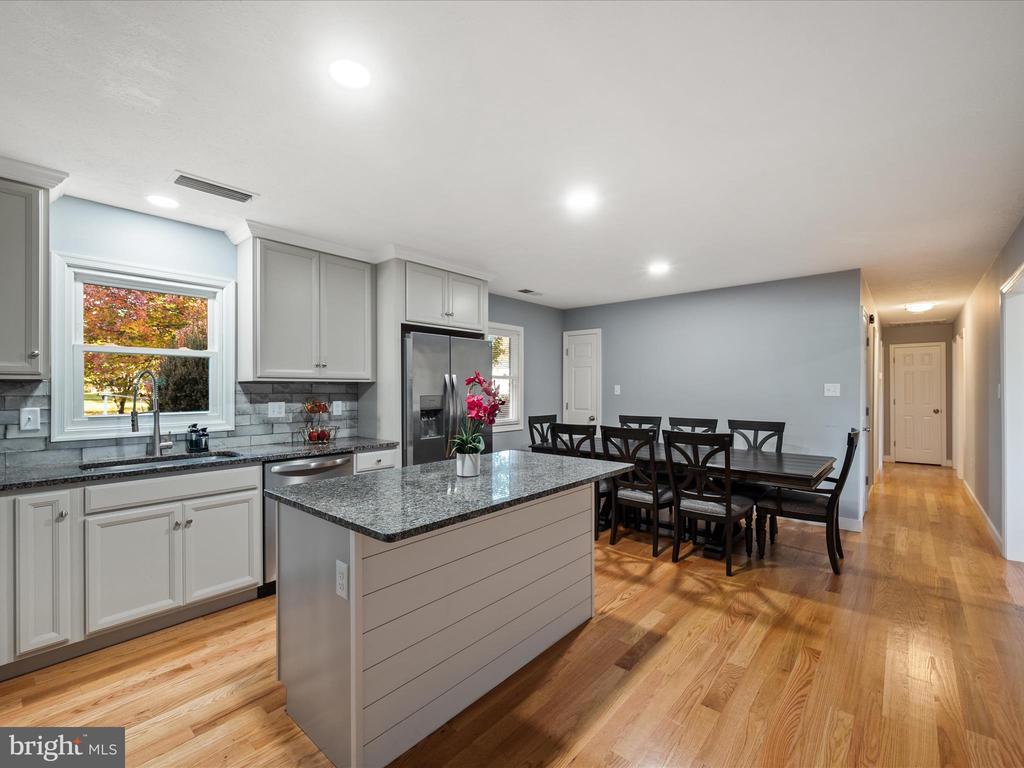 Winchester, Virginia, 22601, United States, 3 Bedrooms Bedrooms, ,3 BathroomsBathrooms,Residential,For Sale,1978922