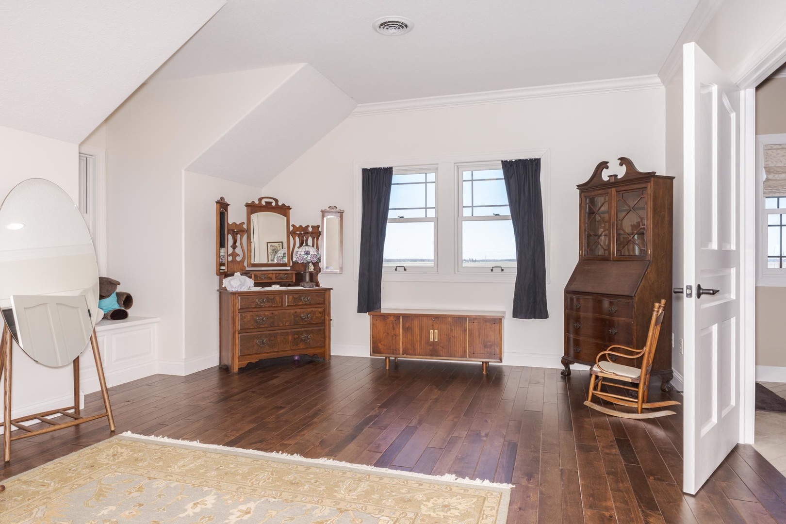 Hudson, Illinois, 61748, United States, 3 Bedrooms Bedrooms, ,5 BathroomsBathrooms,Residential,For Sale,1987913