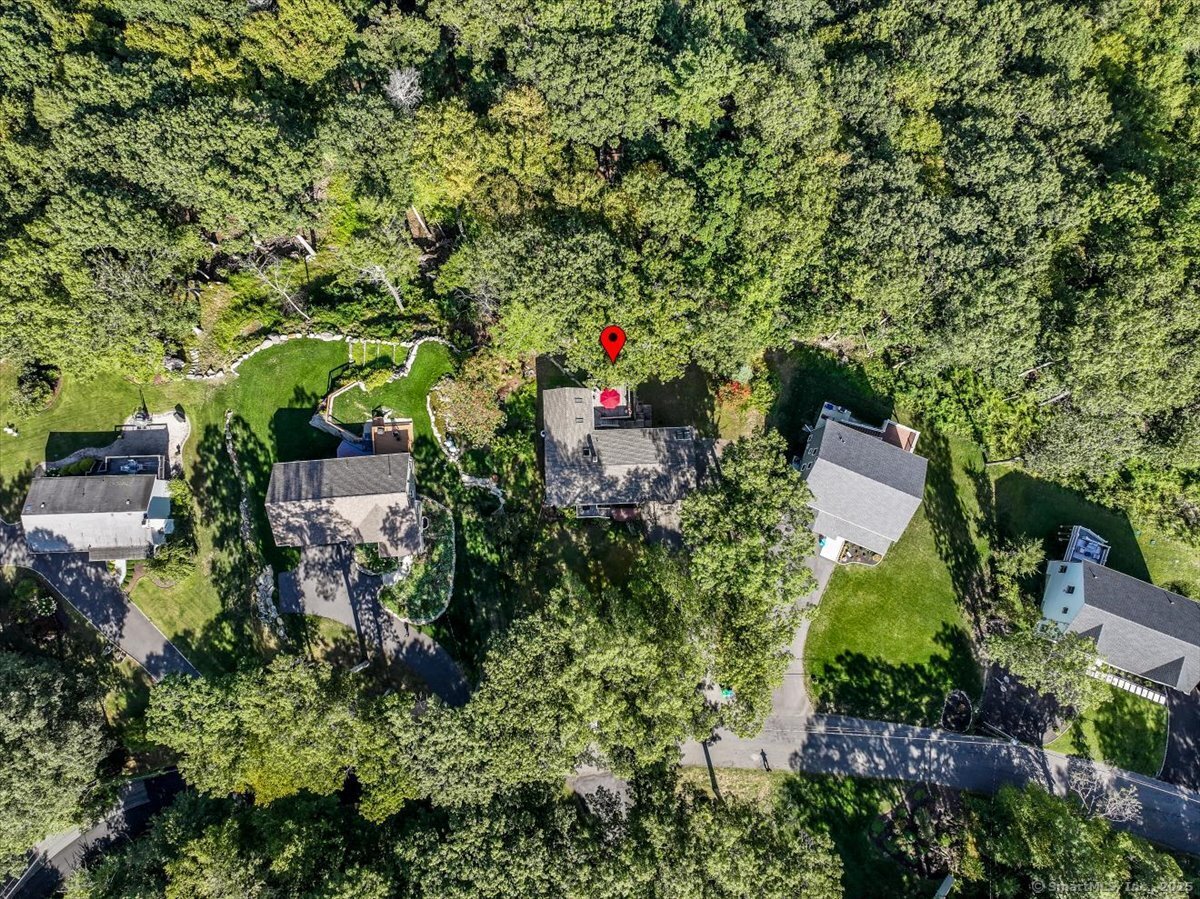 New Milford, Connecticut, 06776, United States, 3 Bedrooms Bedrooms, ,3 BathroomsBathrooms,Residential,For Sale,1948019