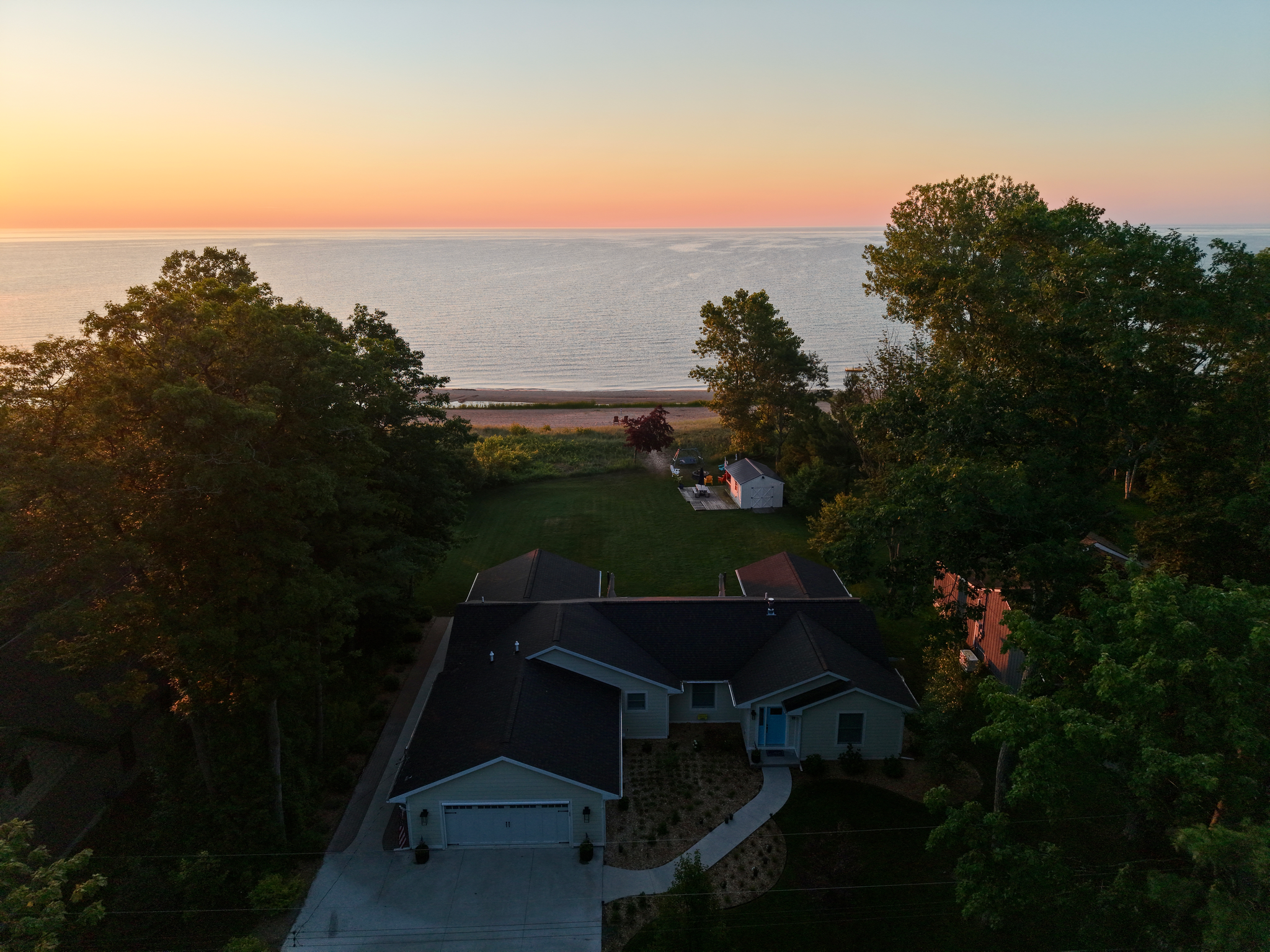  Lake Huron Ranch Home - 物件實景