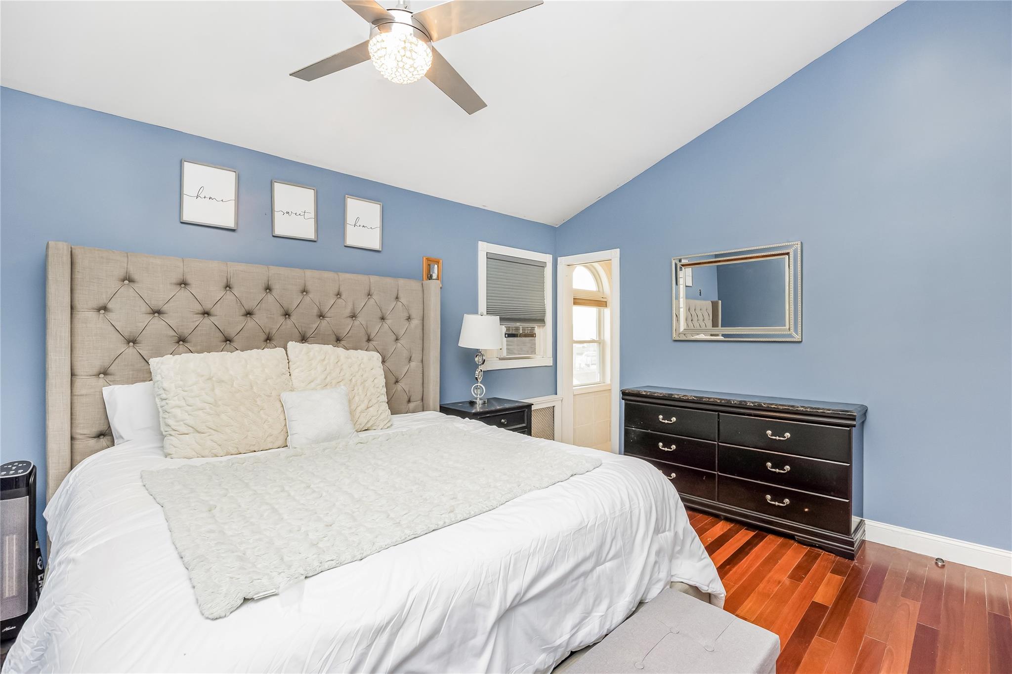 Lindenhurst, New York, 11757, United States, 3 Bedrooms Bedrooms, ,3 BathroomsBathrooms,Residential,For Sale,1915812
