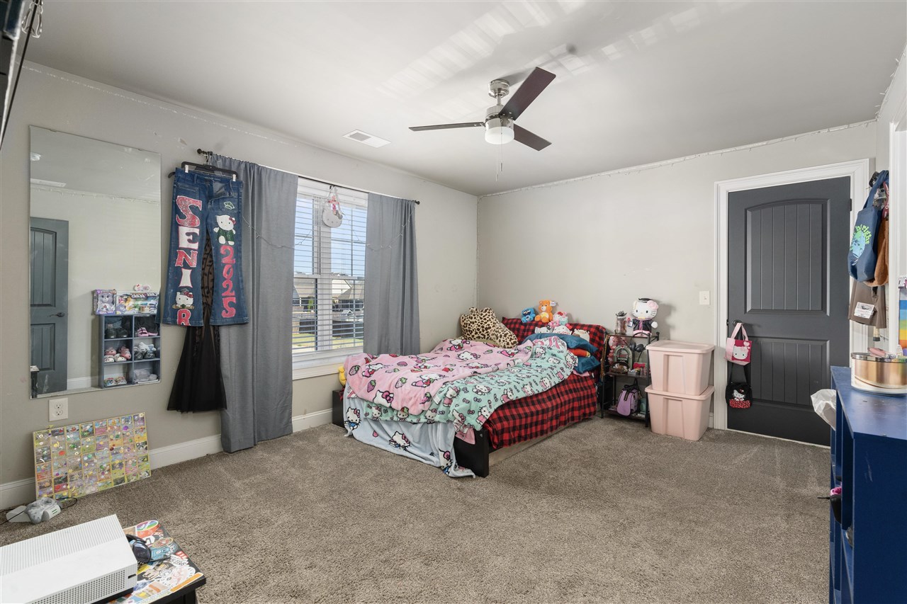 Alvaton, Kentucky, 42122, United States, 5 Bedrooms Bedrooms, ,4 BathroomsBathrooms,Residential,For Sale,1939177