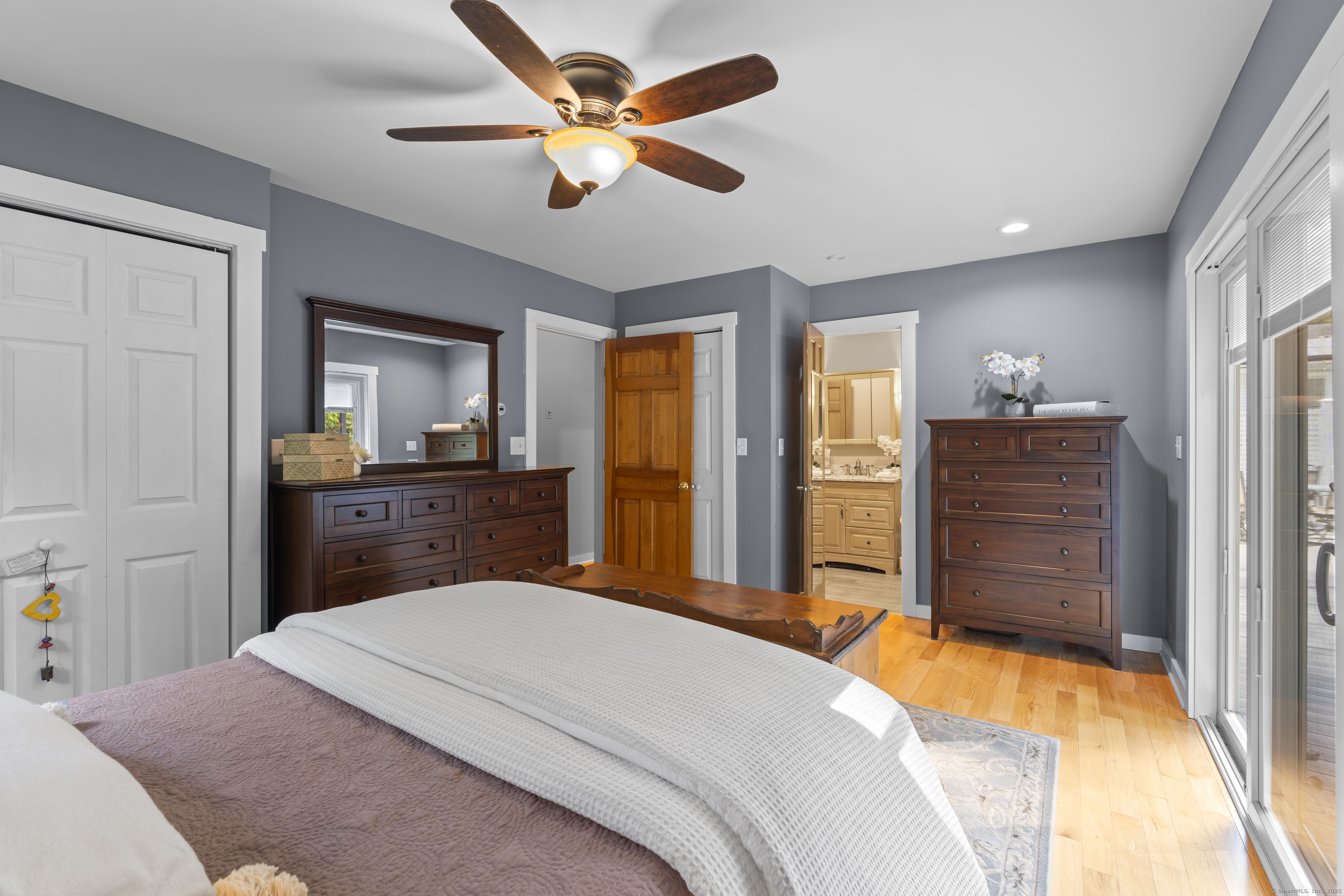 Newtown, Connecticut, 06482, United States, 3 Bedrooms Bedrooms, ,2 BathroomsBathrooms,Residential,For Sale,1962604