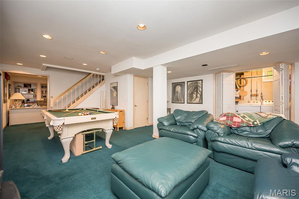 Chesterfield, Missouri, 63017, United States, 4 Bedrooms Bedrooms, ,3 BathroomsBathrooms,Residential,For Sale,1932834