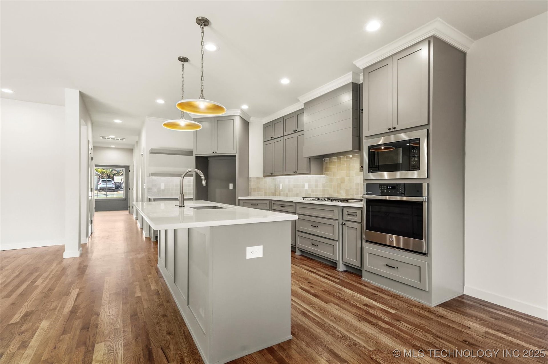 Broken Arrow, Oklahoma, 74012, United States, 5 Bedrooms Bedrooms, ,3 BathroomsBathrooms,Residential,For Sale,1991431