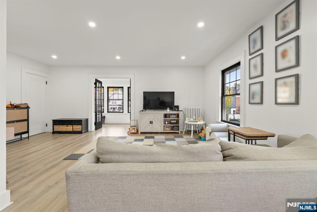 Rutherford, New Jersey, 07070, United States, 4 Bedrooms Bedrooms, ,2 BathroomsBathrooms,Residential,For Sale,1977707