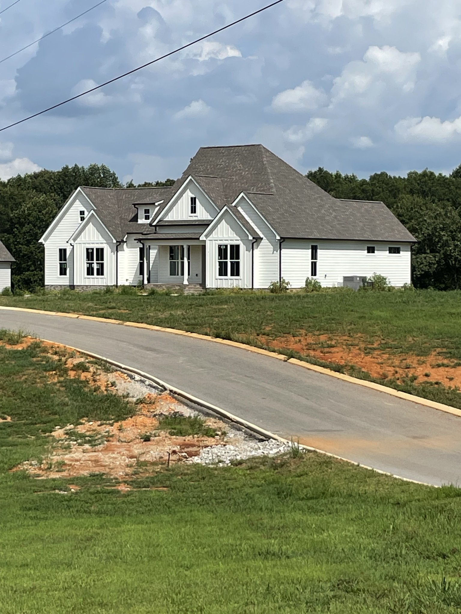 Winchester, Tennessee, 37398, United States, 3 Bedrooms Bedrooms, ,4 BathroomsBathrooms,Residential,For Sale,1928177