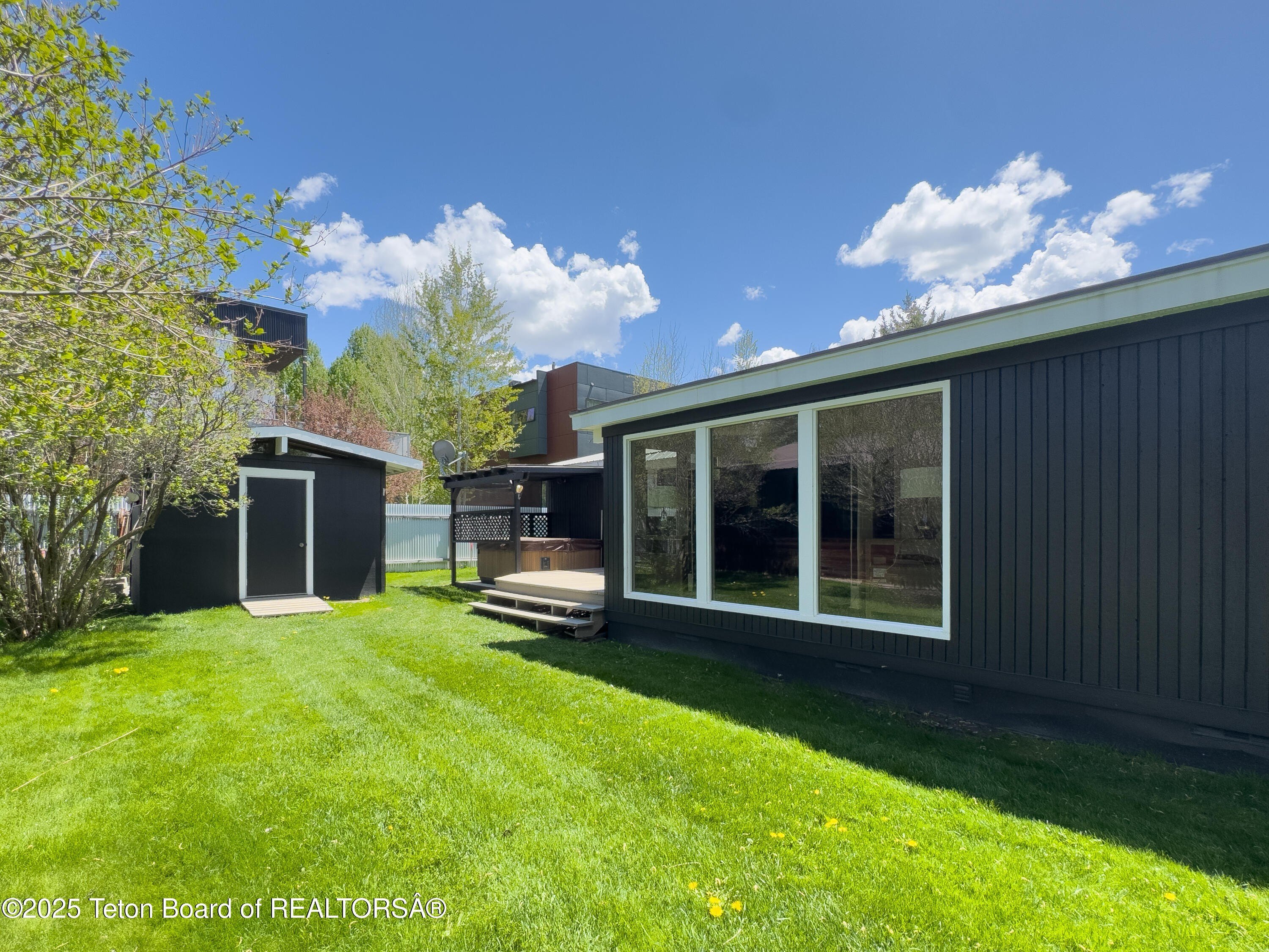 Jackson, Wyoming, 83001, United States, 4 Bedrooms Bedrooms, ,2 BathroomsBathrooms,Residential,For Sale,1830091