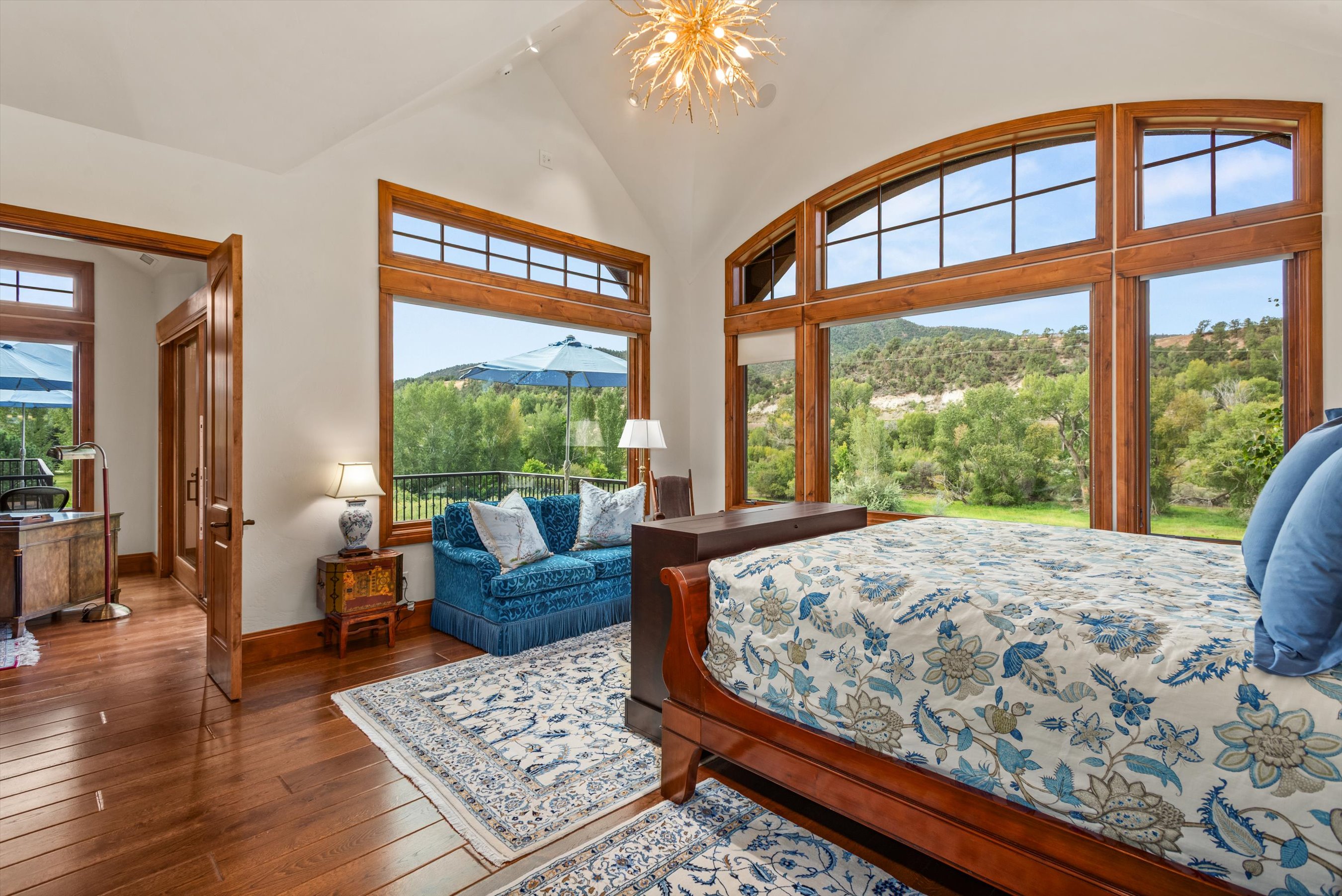  An Exceptional River-View Estate in Aspen Glen - 物件實景