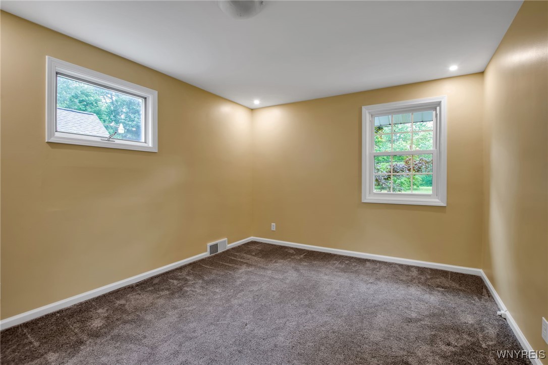 Elma, New York, 14059, United States, 7 Bedrooms Bedrooms, ,6 BathroomsBathrooms,Residential,For Sale,1935359