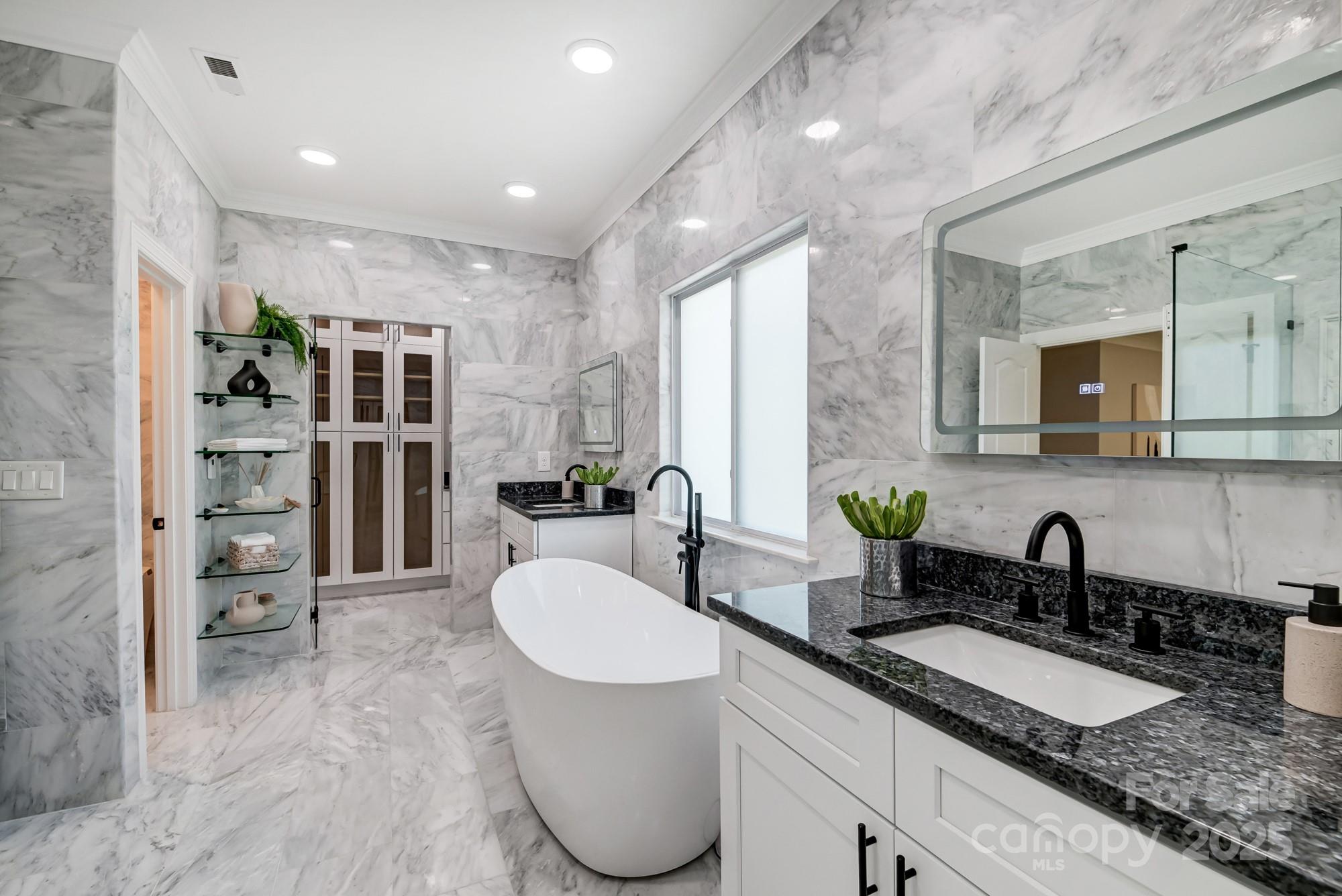 Charlotte, North Carolina, 28226, United States, 4 Bedrooms Bedrooms, ,4 BathroomsBathrooms,Residential,For Sale,1795326