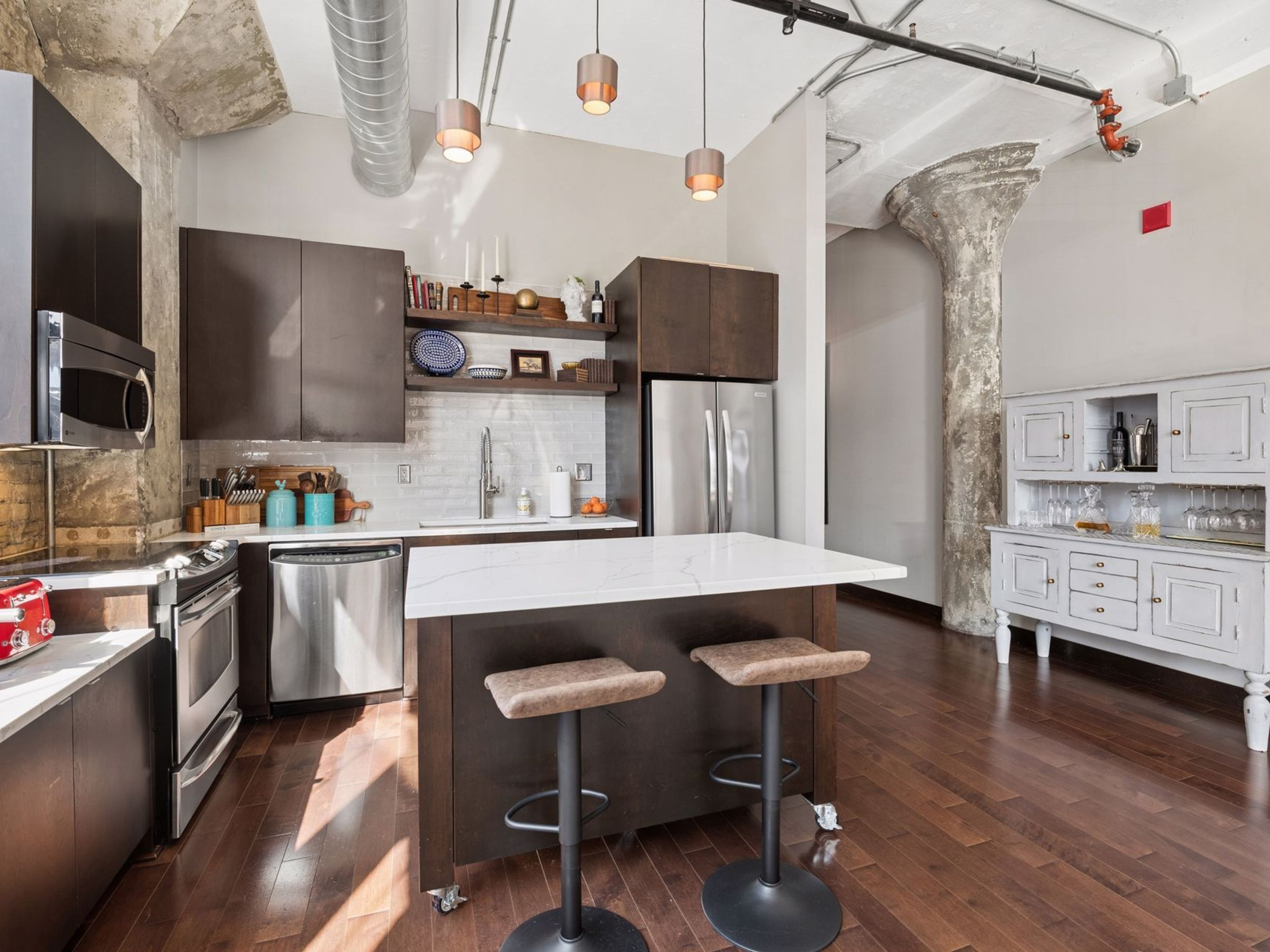  Iconic Corner Loft in Coveted North Loop - 物件實景