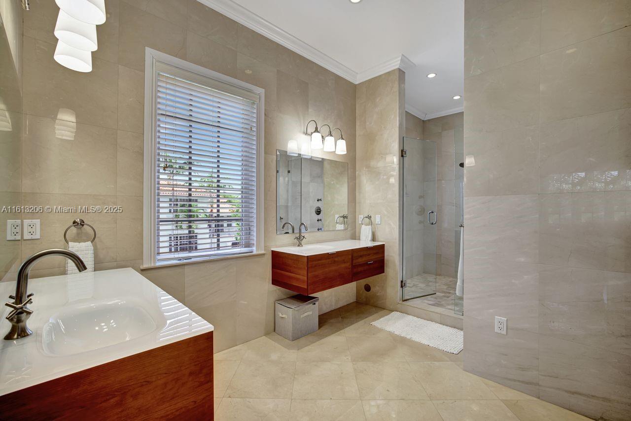 797 Ridgewood Rd, Key Biscayne, Florida, 33149, United States, 7 Bedrooms Bedrooms, ,8 BathroomsBathrooms,Residential,For Sale,797 Ridgewood Rd,1590782
