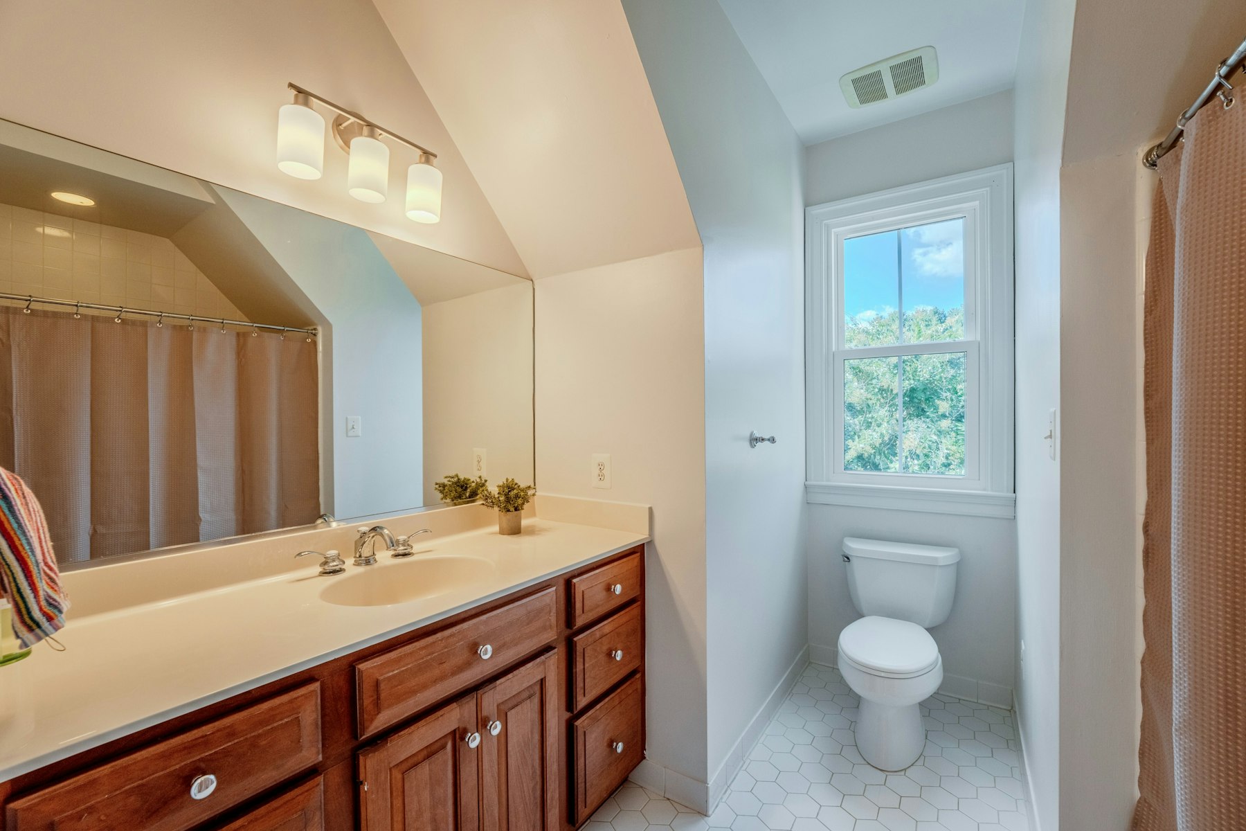  15018 Clover Hill Road, Waterford, VA 20197 - 物件實景