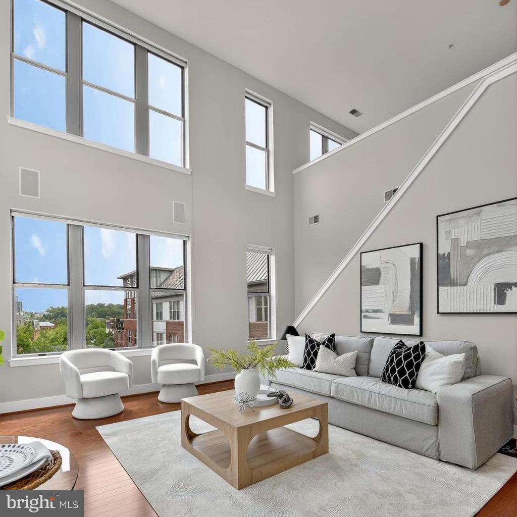Arlington, Virginia, 22201, United States, 2 Bedrooms Bedrooms, ,2 BathroomsBathrooms,Residential,For Sale,1927773