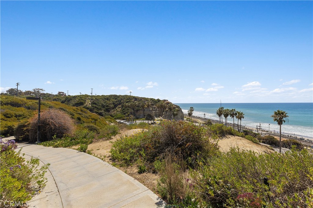 San Clemente, California, 92672, United States, 2 Bedrooms Bedrooms, ,3 BathroomsBathrooms,Residential,For Sale,1989369