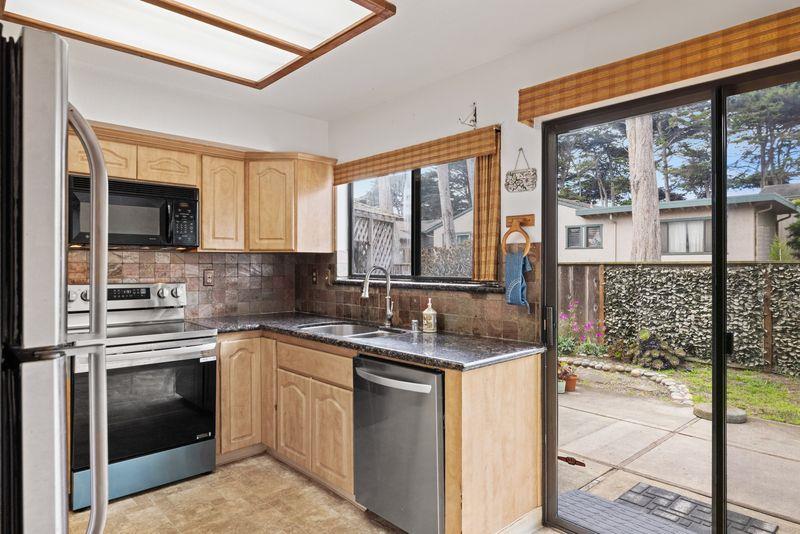 Marina, California, 93933, United States, 3 Bedrooms Bedrooms, ,2 BathroomsBathrooms,Residential,For Sale,1902407