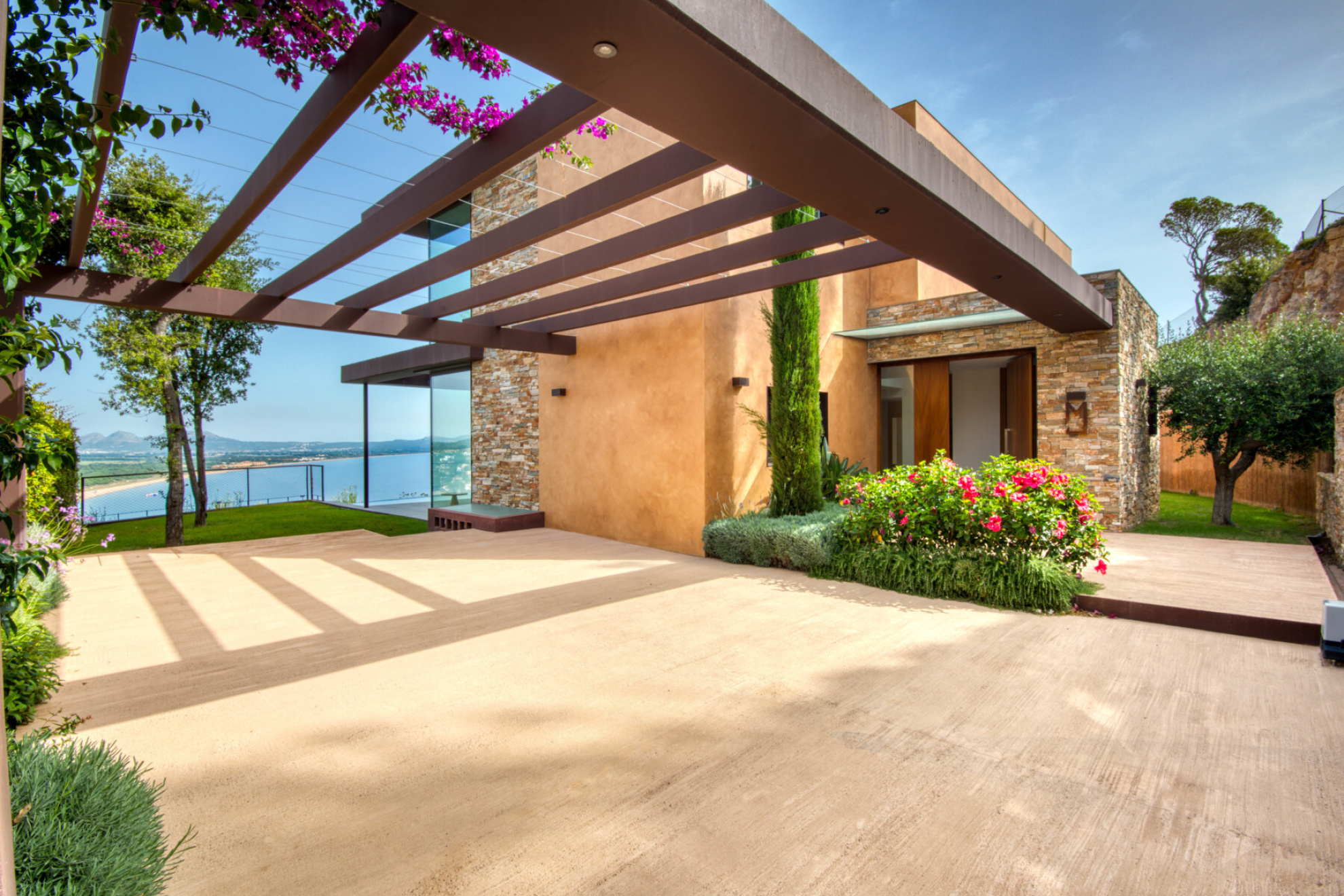 House with swimming pool and sea views in private urbanization in Sa Riera. - 物件實景
