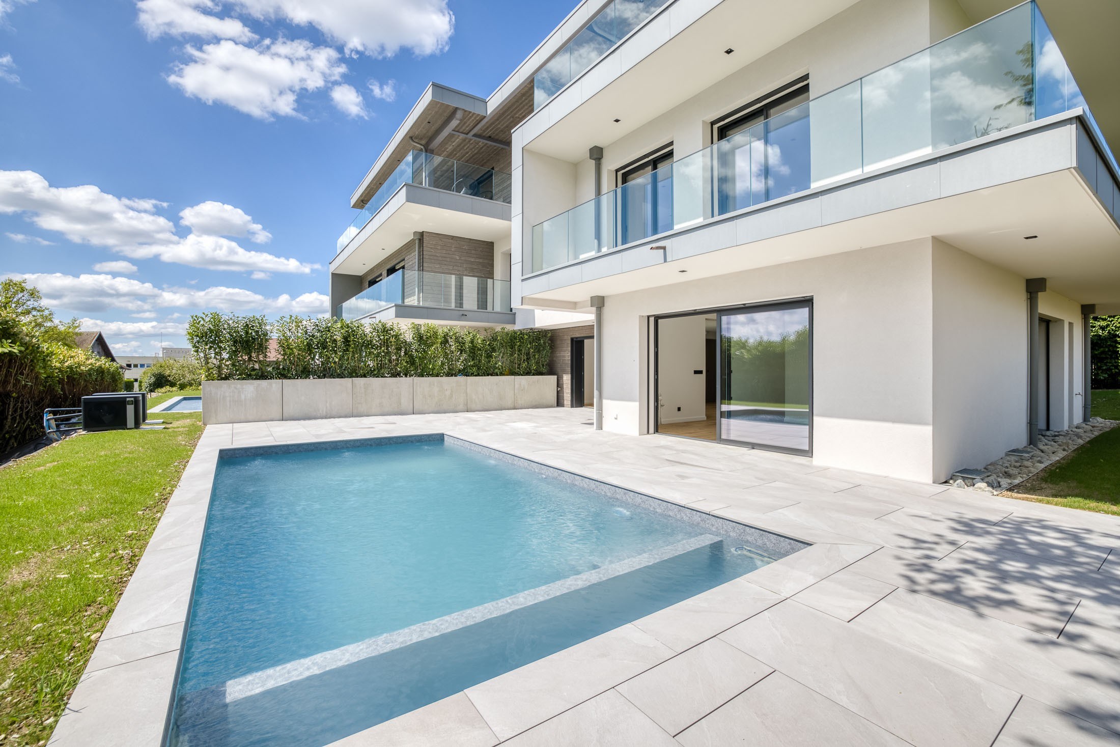  Modern villa with lake and mountain views - 物件實景