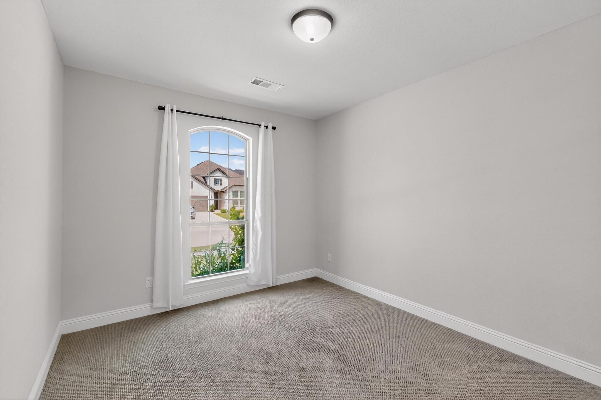 Mansfield, Texas, 76063, United States, 4 Bedrooms Bedrooms, ,4 BathroomsBathrooms,Residential,For Sale,1992597