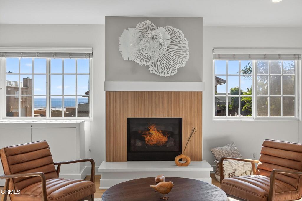 Ventura, California, 93001, United States, 4 Bedrooms Bedrooms, ,4 BathroomsBathrooms,Residential,For Sale,1975034