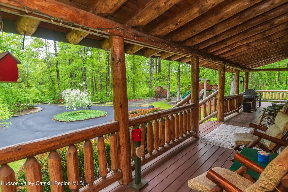New Paltz, New York, 12561, United States, 3 Bedrooms Bedrooms, ,3 BathroomsBathrooms,Residential,For Sale,1873617