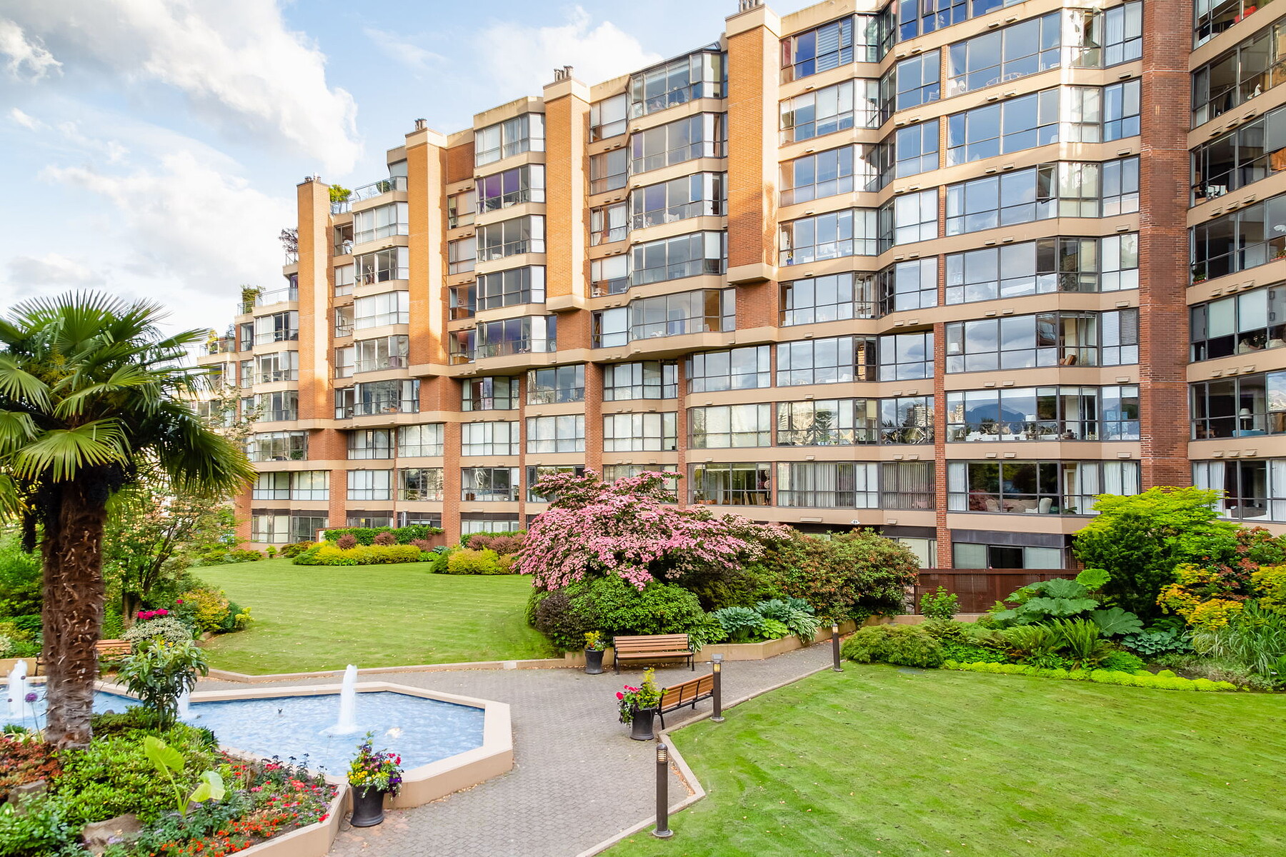  False Creek Waterfront Living - 物件實景