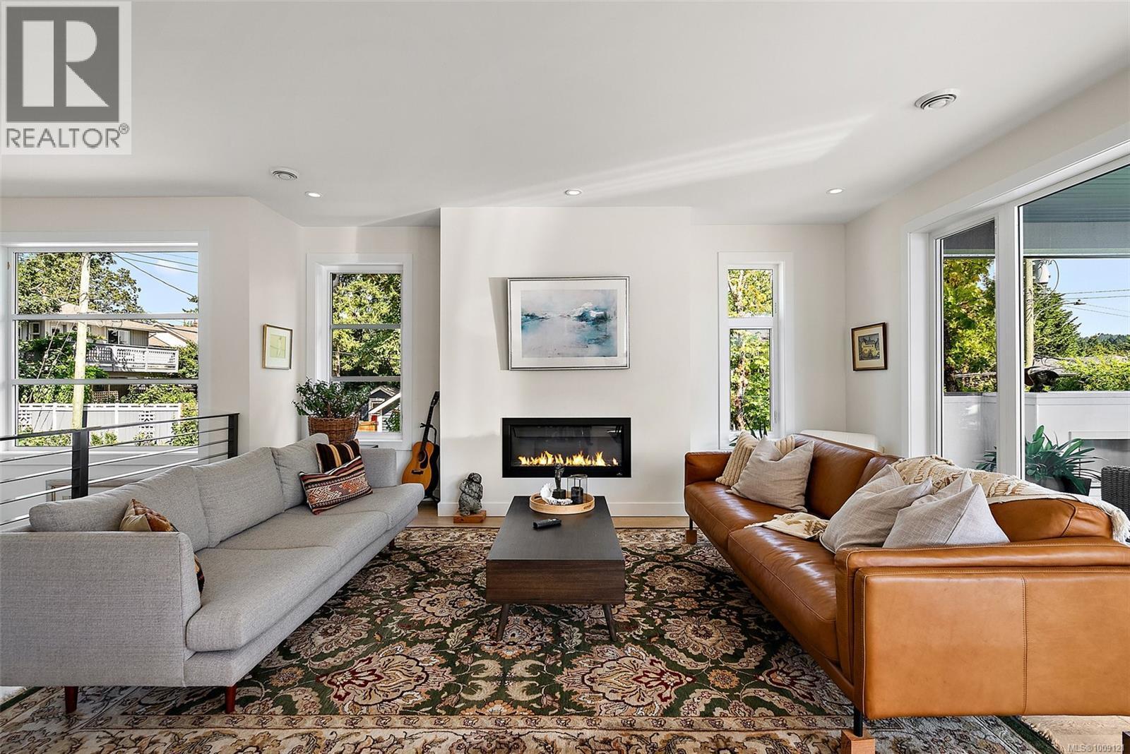 CENTRAL SAANICH, British Columbia, V8M 2G2, CA, 3 Bedrooms Bedrooms, ,4 BathroomsBathrooms,Residential,For Sale,1907005