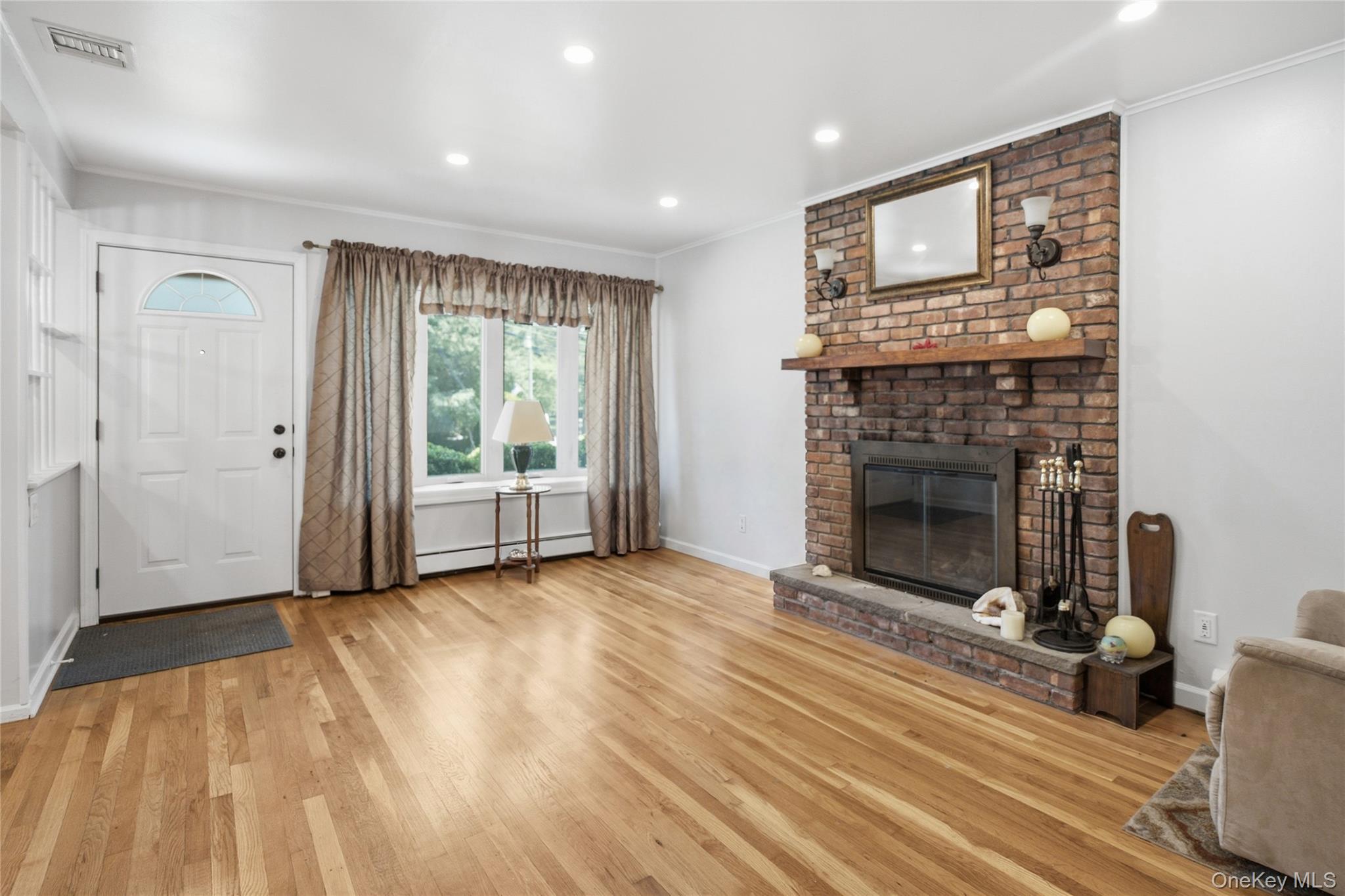  2 Hilltop Drive, Bayville, NY, 11709 - 物件實景