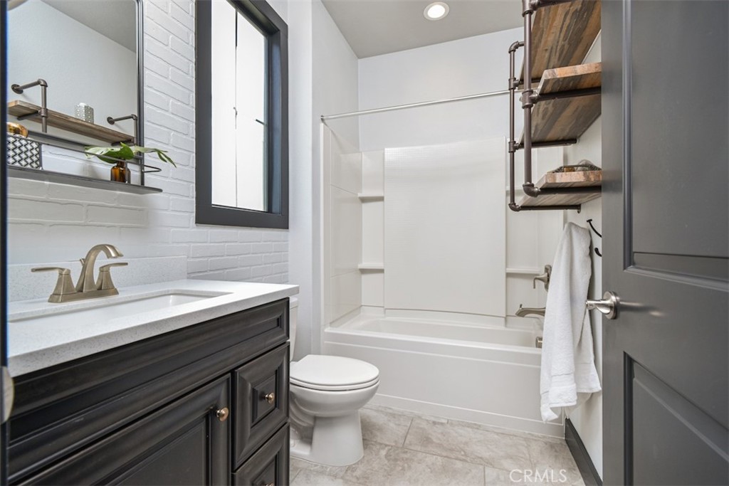 West Hills, California, 91304, United States, 5 Bedrooms Bedrooms, ,6 BathroomsBathrooms,Residential,For Sale,1847144