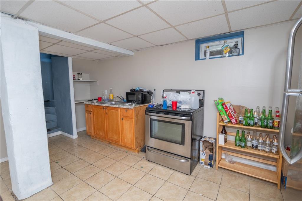 Providence, Rhode Island, 02907, United States, 9 Bedrooms Bedrooms, ,3 BathroomsBathrooms,Residential,For Sale,1931213
