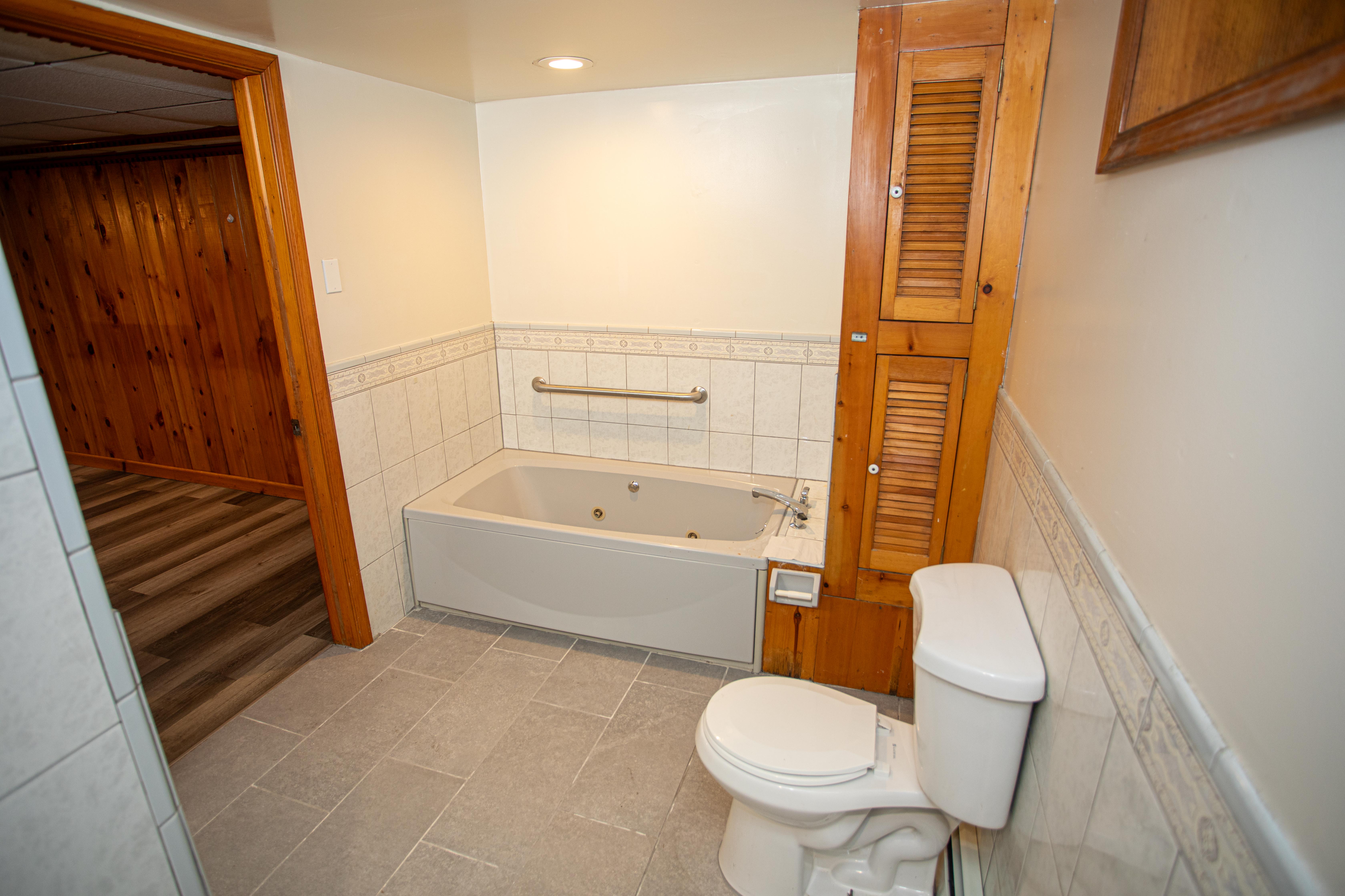 1220 - South Amboy, New Jersey, 08879, United States, 3 Bedrooms Bedrooms, ,2 BathroomsBathrooms,Residential,For Sale,1983627