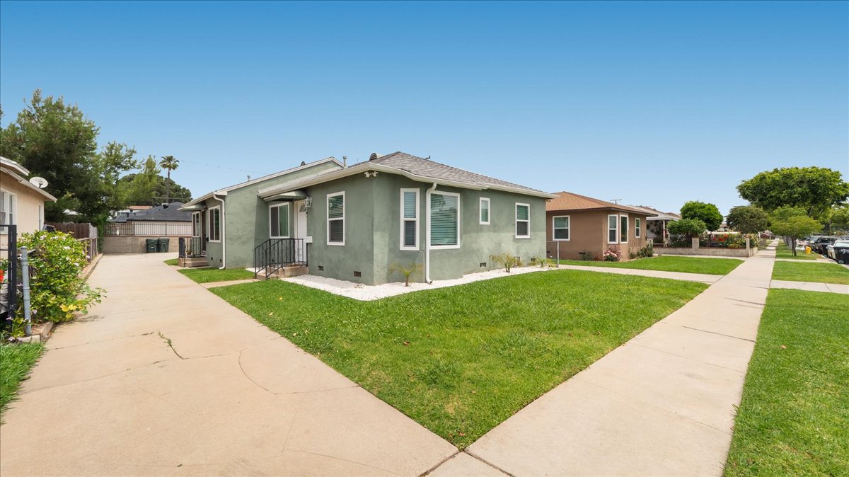 Montebello, California, 90640, United States, 2 Bedrooms Bedrooms, ,2 BathroomsBathrooms,Residential,For Sale,1930342