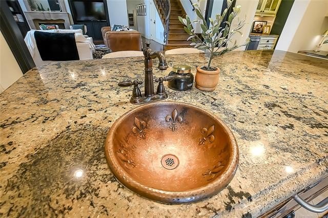 Tahlequah, Oklahoma, 74464, United States, 5 Bedrooms Bedrooms, ,5 BathroomsBathrooms,Residential,For Sale,1982771