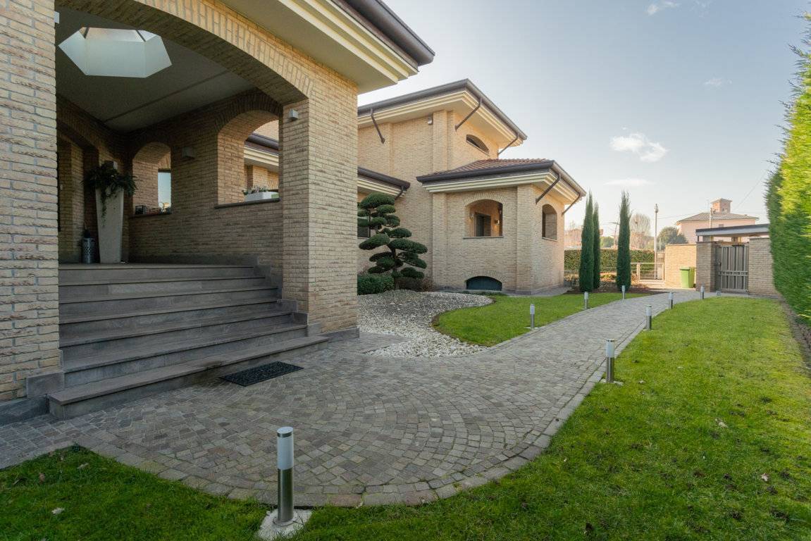 Mezzago, Monza e Brianza, 20050, IT, 4 Bedrooms Bedrooms, ,6 BathroomsBathrooms,Residential,For Sale,1848659