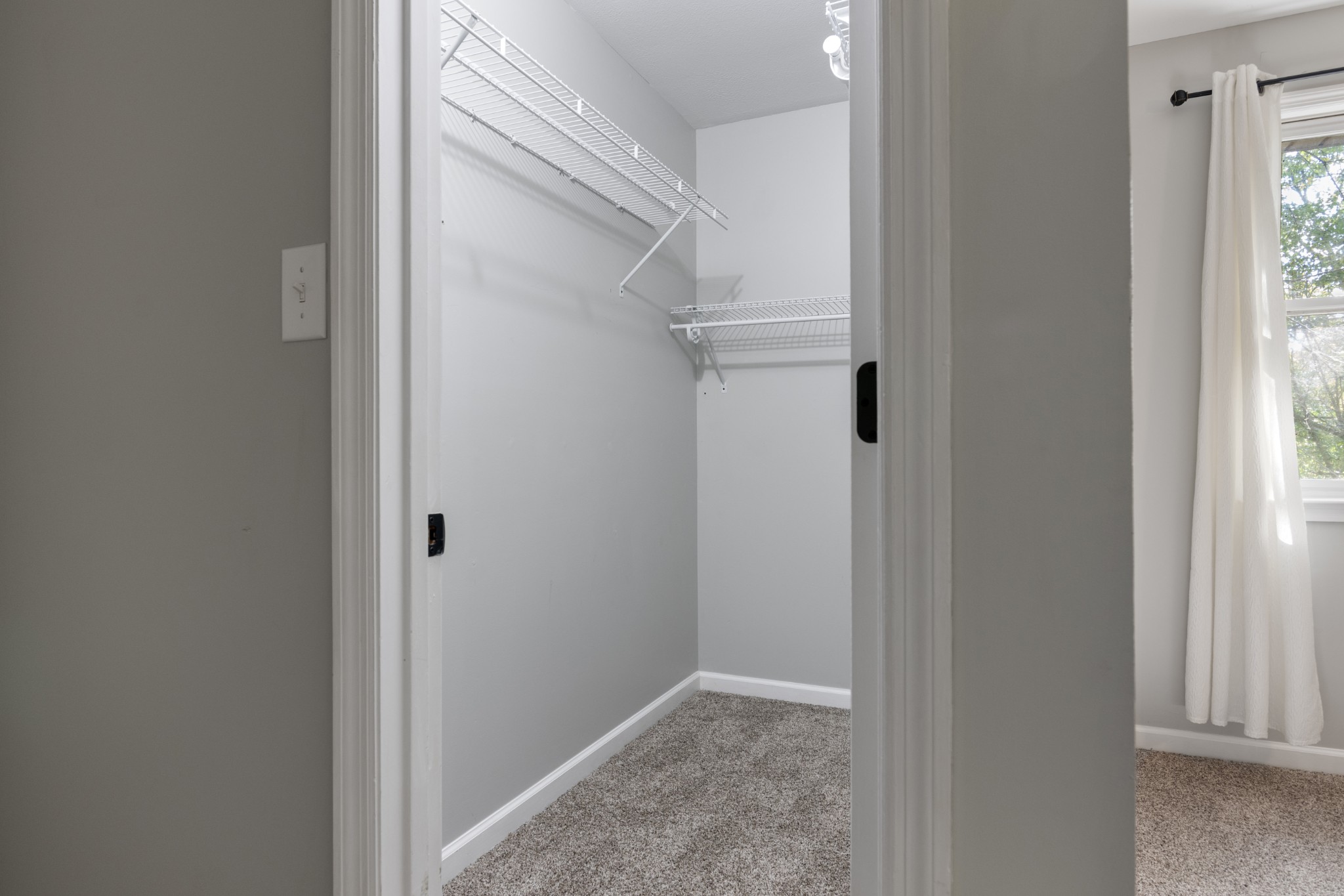 Clarksville, Tennessee, 37043, United States, 3 Bedrooms Bedrooms, ,3 BathroomsBathrooms,Residential,For Sale,1978021