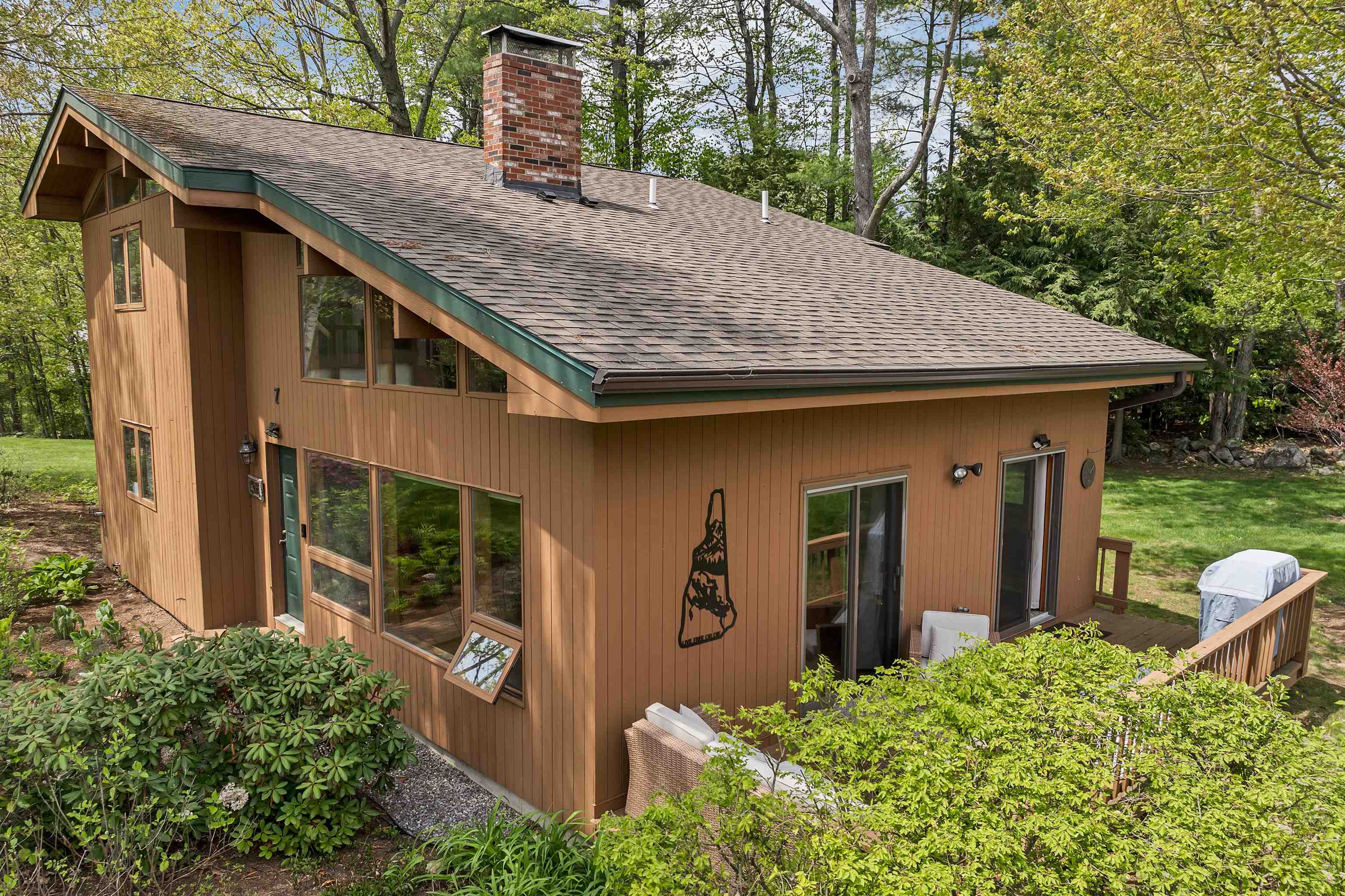 Laconia, New Hampshire, 03246, United States, 3 Bedrooms Bedrooms, ,2 BathroomsBathrooms,Residential,For Sale,1938824