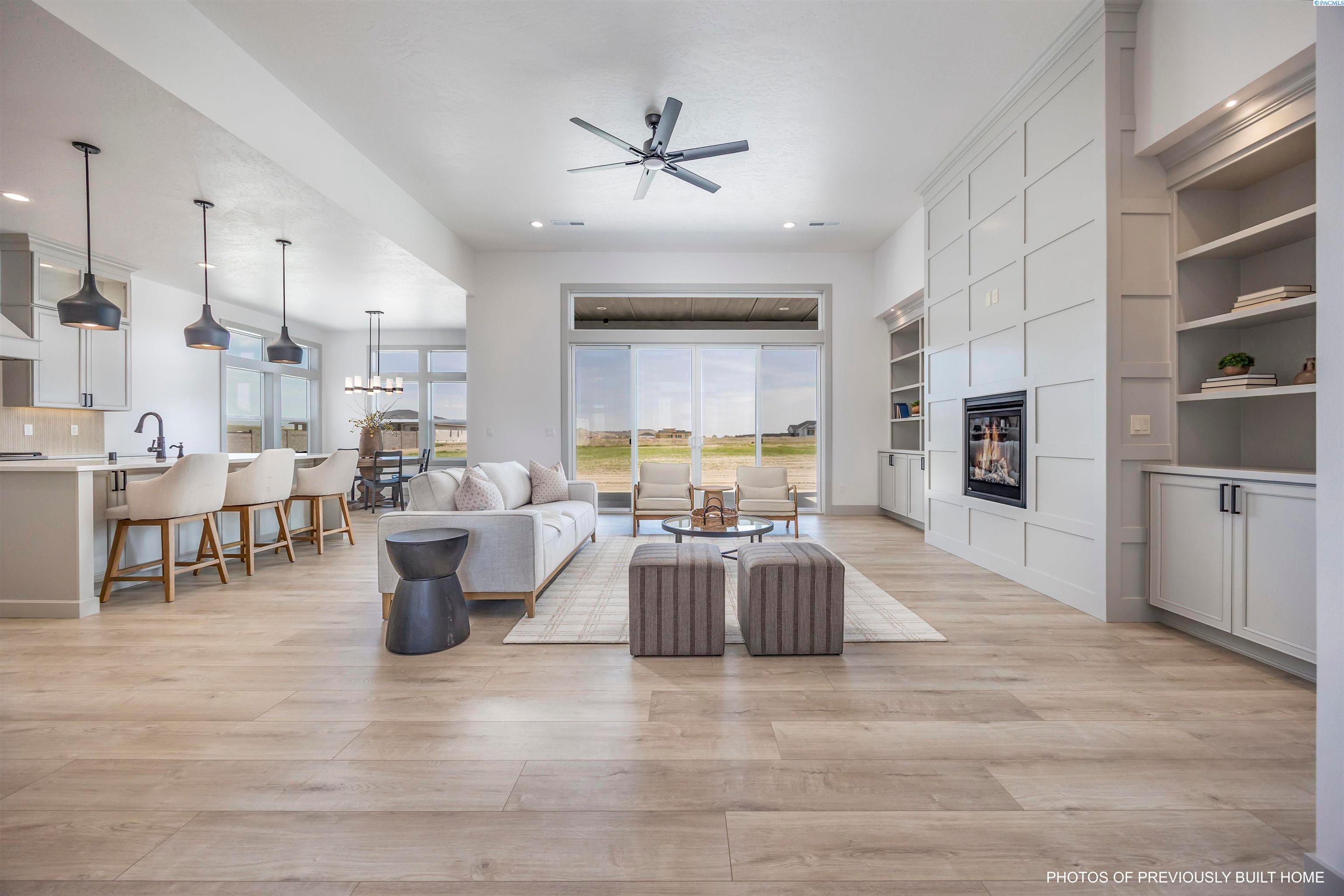 Pasco, Washington, 99301, United States, 4 Bedrooms Bedrooms, ,2 BathroomsBathrooms,Residential,For Sale,1981786