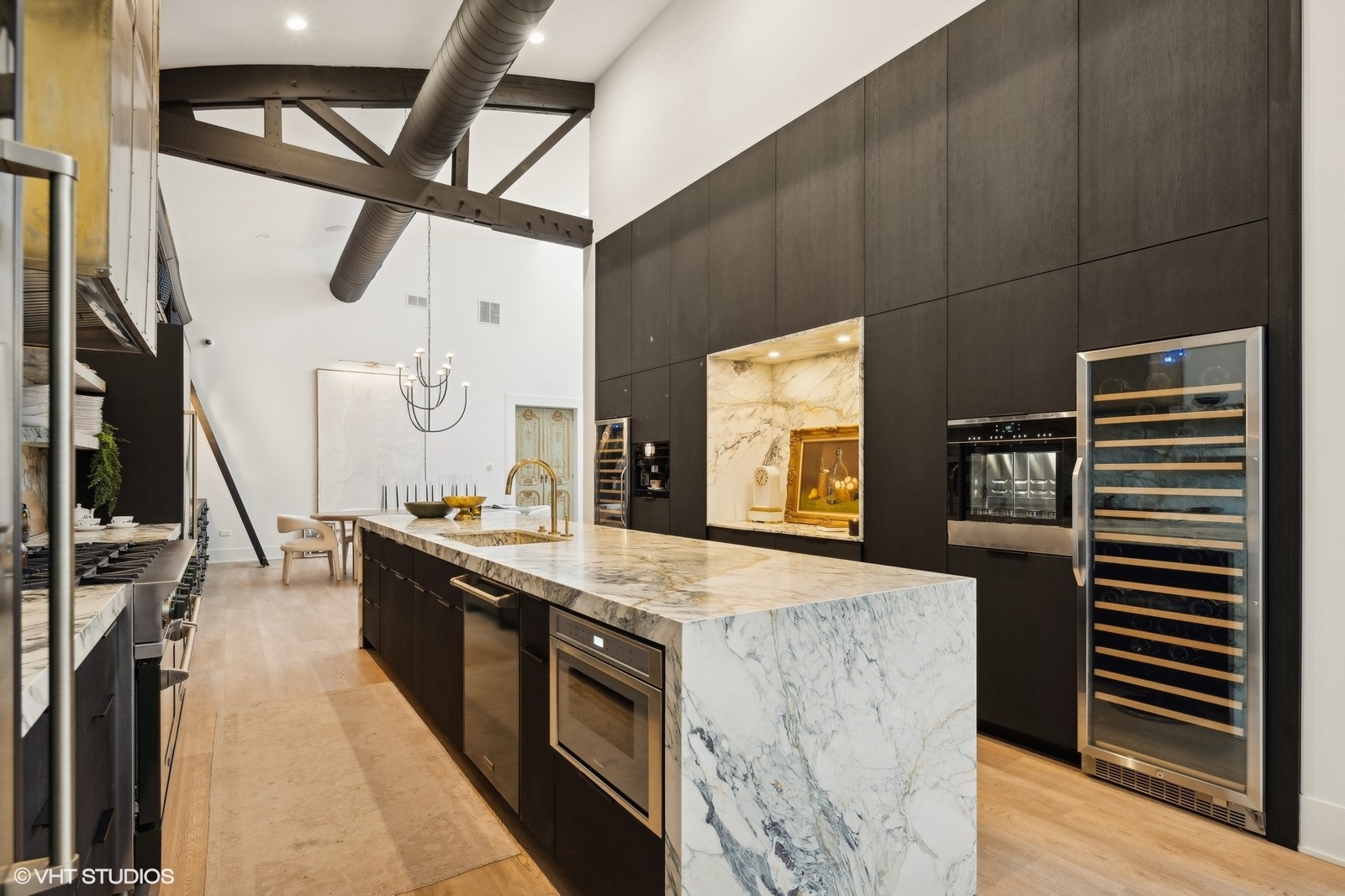 Chicago, Illinois, 60639, United States, 4 Bedrooms Bedrooms, ,4 BathroomsBathrooms,Residential,For Sale,1942244