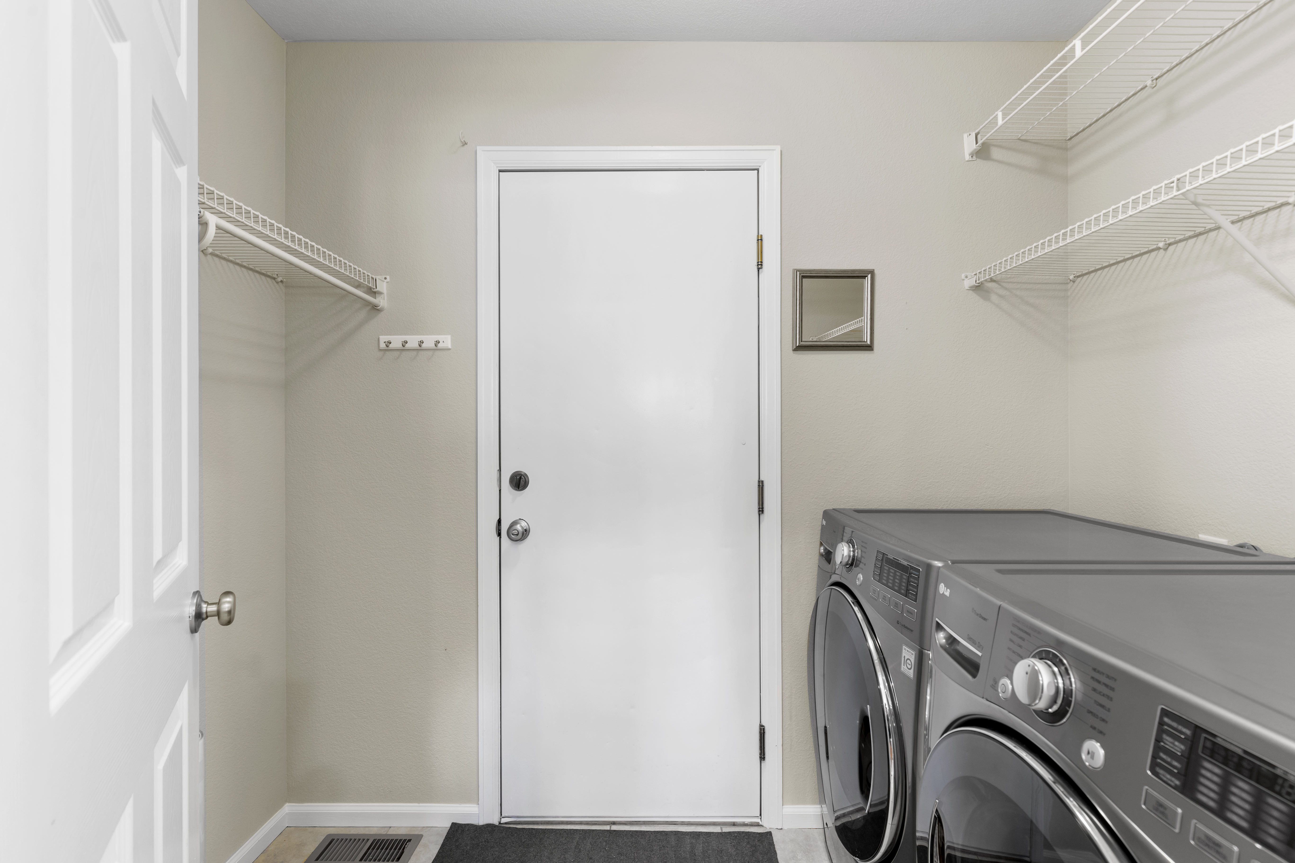  PRIME LOWRY LOCATION  UPDATED & METICULOUSLY MAINTAINED - 物件實景