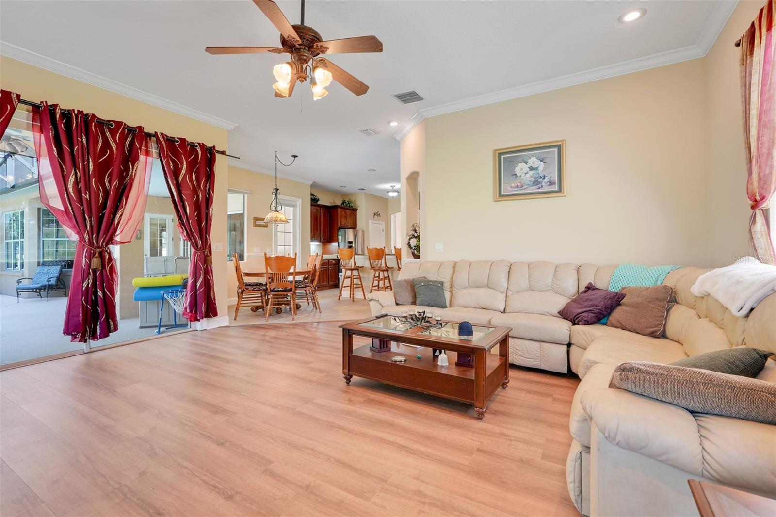 MINNEOLA, Florida, 34715, United States, 4 Bedrooms Bedrooms, ,4 BathroomsBathrooms,Residential,For Sale,1933322