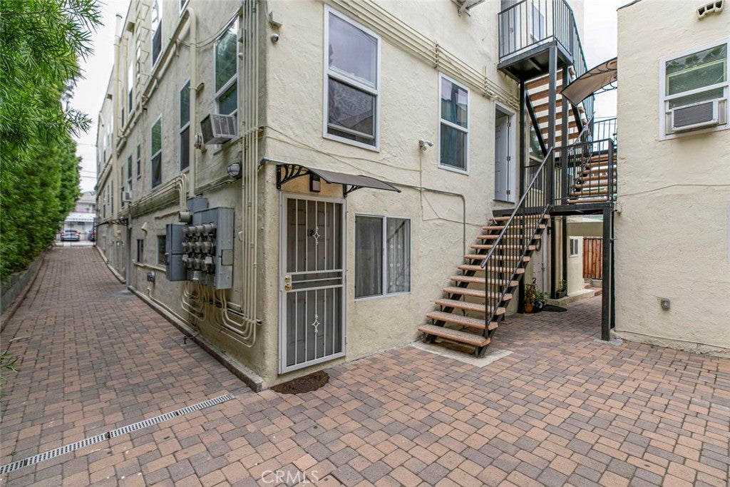 Los Angeles, California, 90029, United States, ,Residential,For Sale,1940397