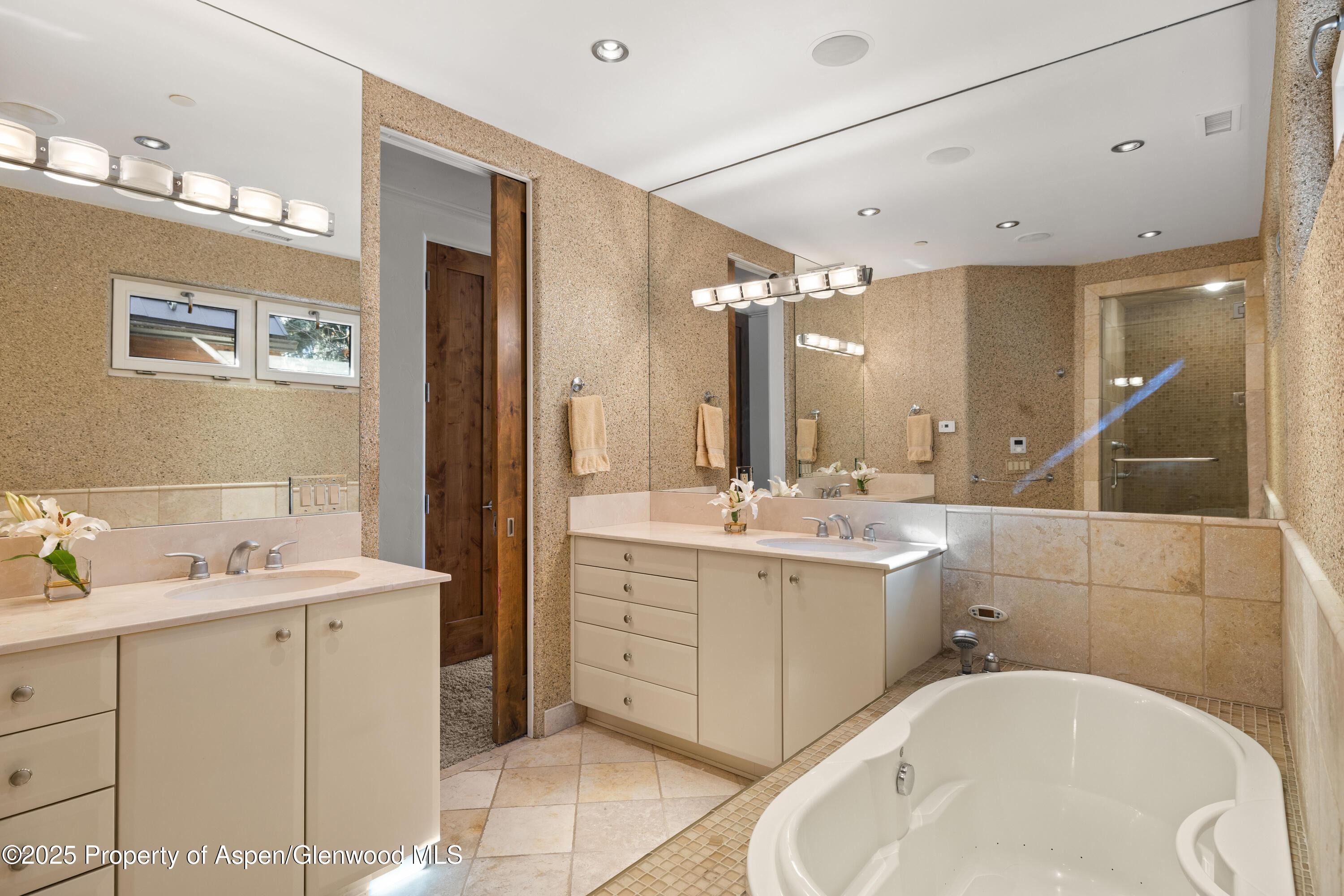 Aspen, Colorado, 81611, United States, 4 Bedrooms Bedrooms, ,5 BathroomsBathrooms,Residential,For Sale,1998129