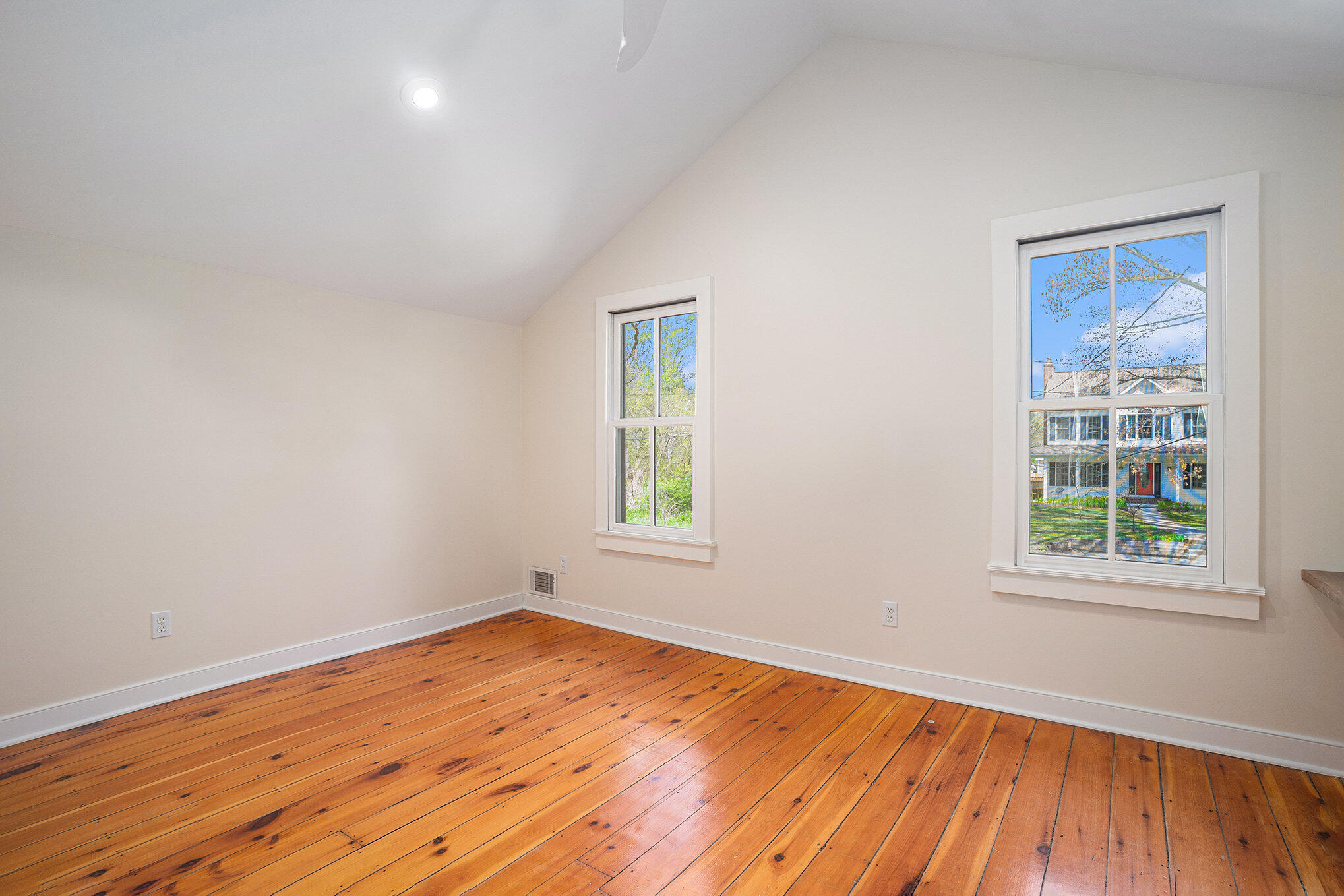 Saugatuck, Michigan, 49453, United States, 4 Bedrooms Bedrooms, ,3 BathroomsBathrooms,Residential,For Sale,1807495