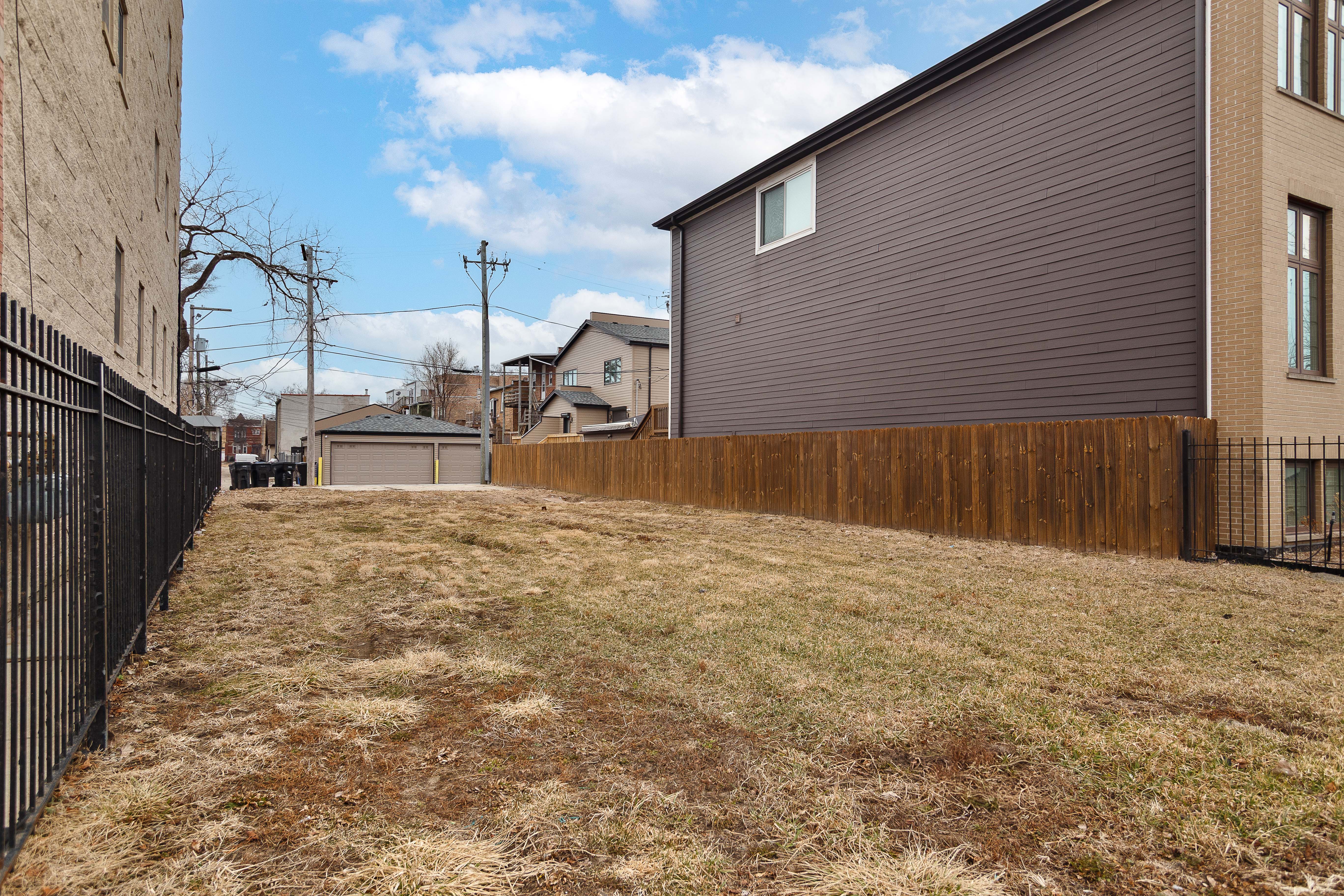  Prime Development Opportunity in Sought-after Bronzeville - 物件實景