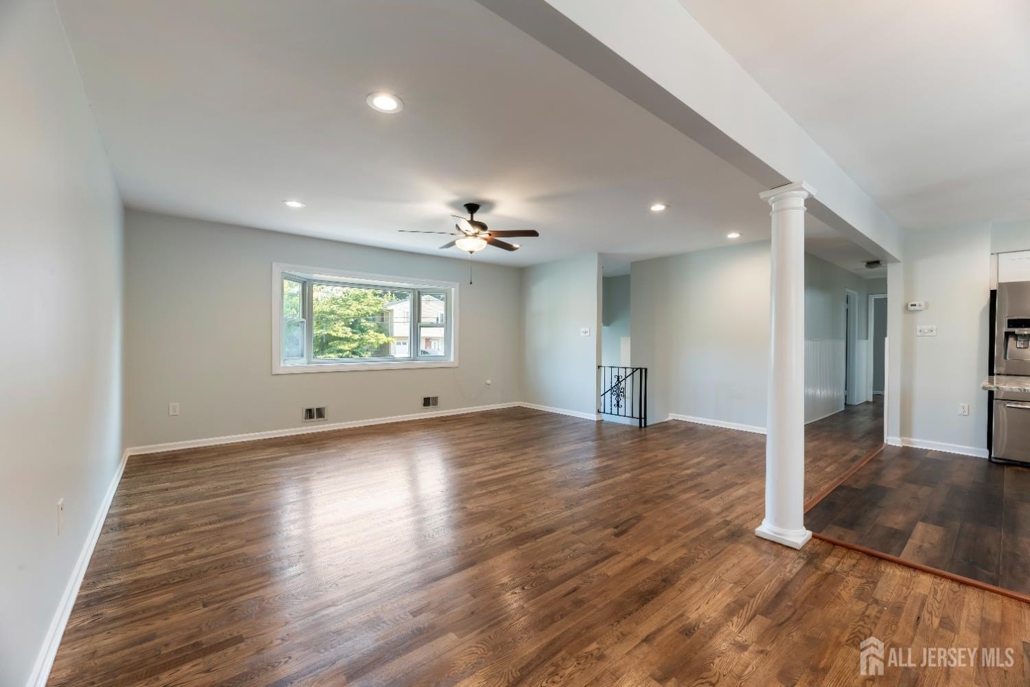 Edison, New Jersey, 08817, United States, 4 Bedrooms Bedrooms, ,2 BathroomsBathrooms,Residential,For Sale,1900843